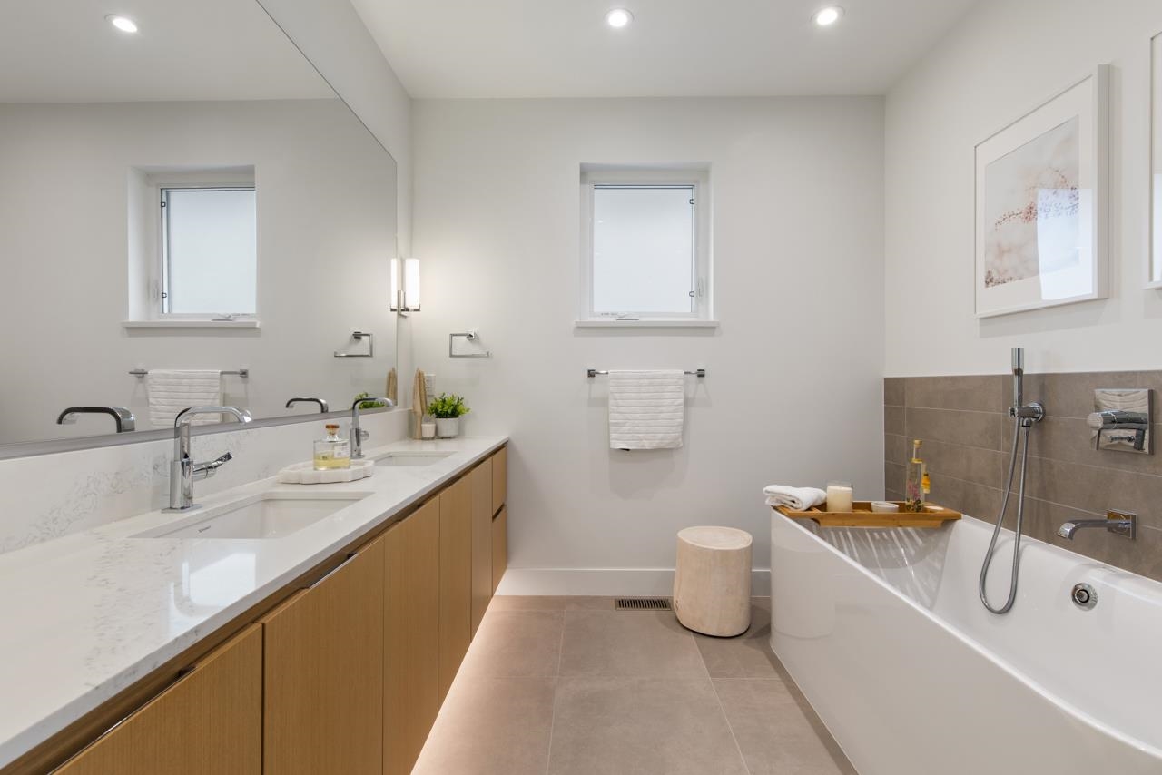 Listing image of 452 E 5TH STREET