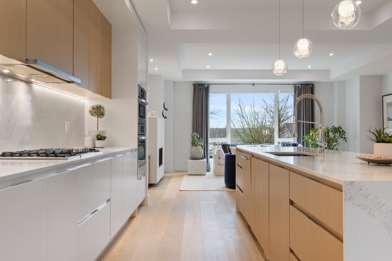 Listing image of 452 E 5TH STREET