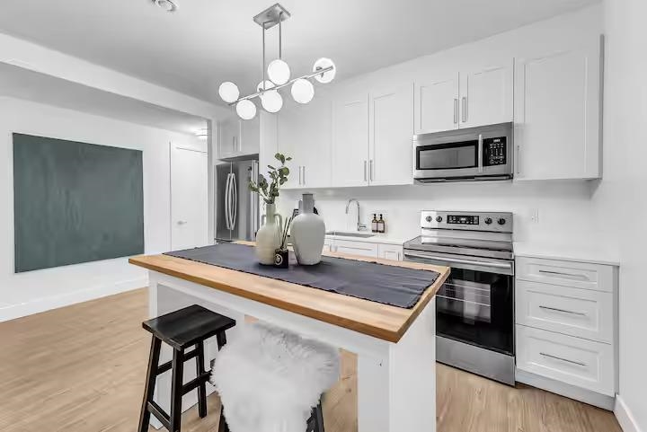 Listing image of 452 E 5TH STREET
