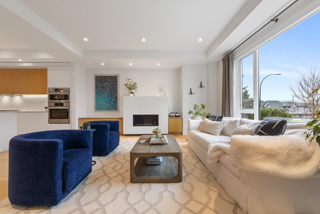 Listing image of 452 E 5TH STREET