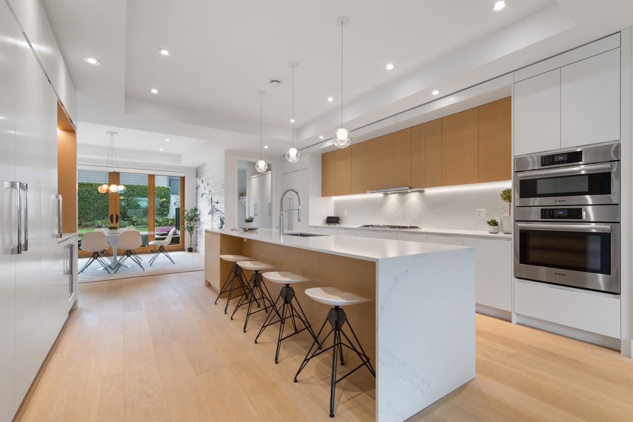 Listing image of 452 E 5TH STREET