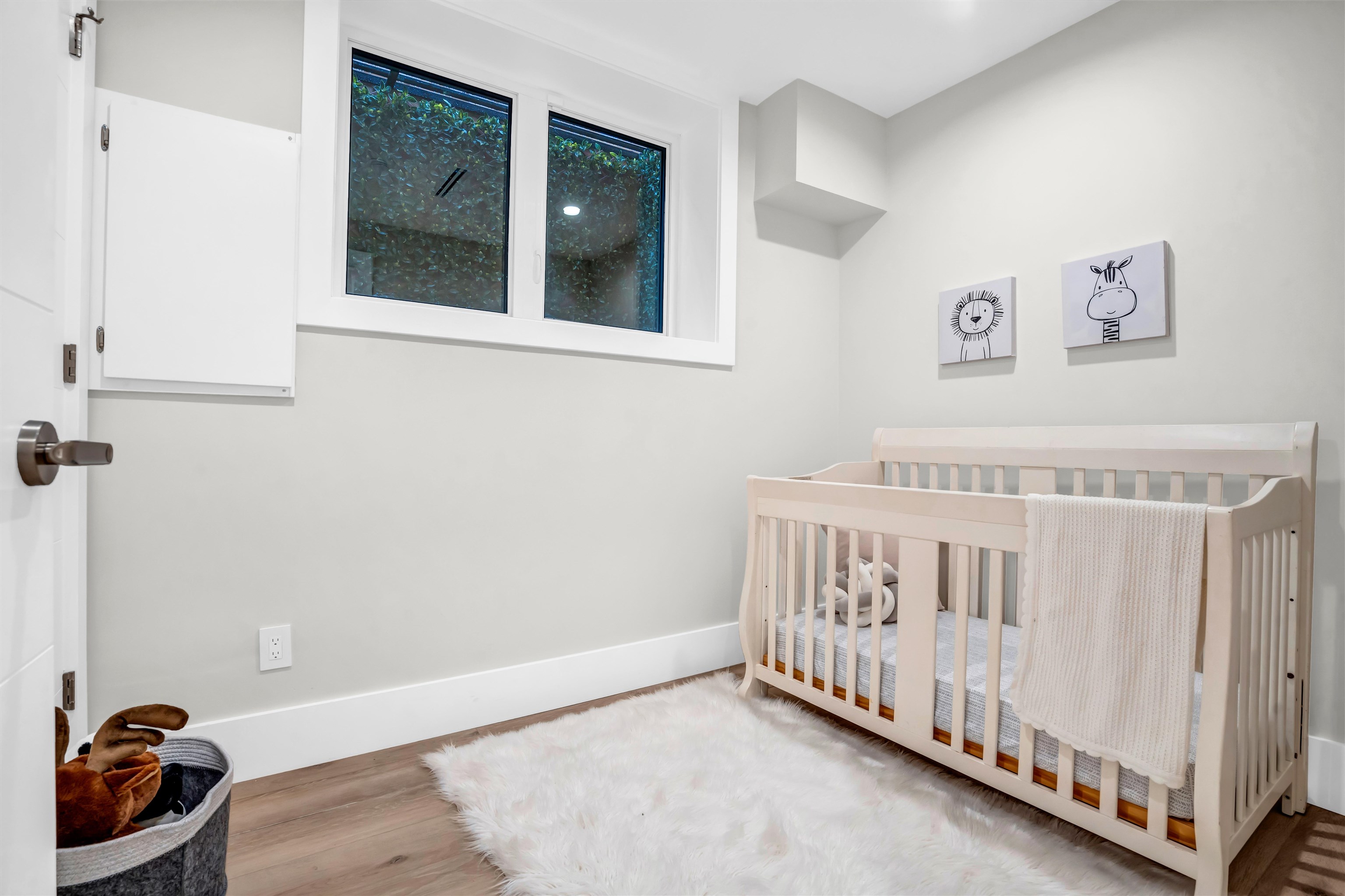 Listing image of 2380 MARINE DRIVE