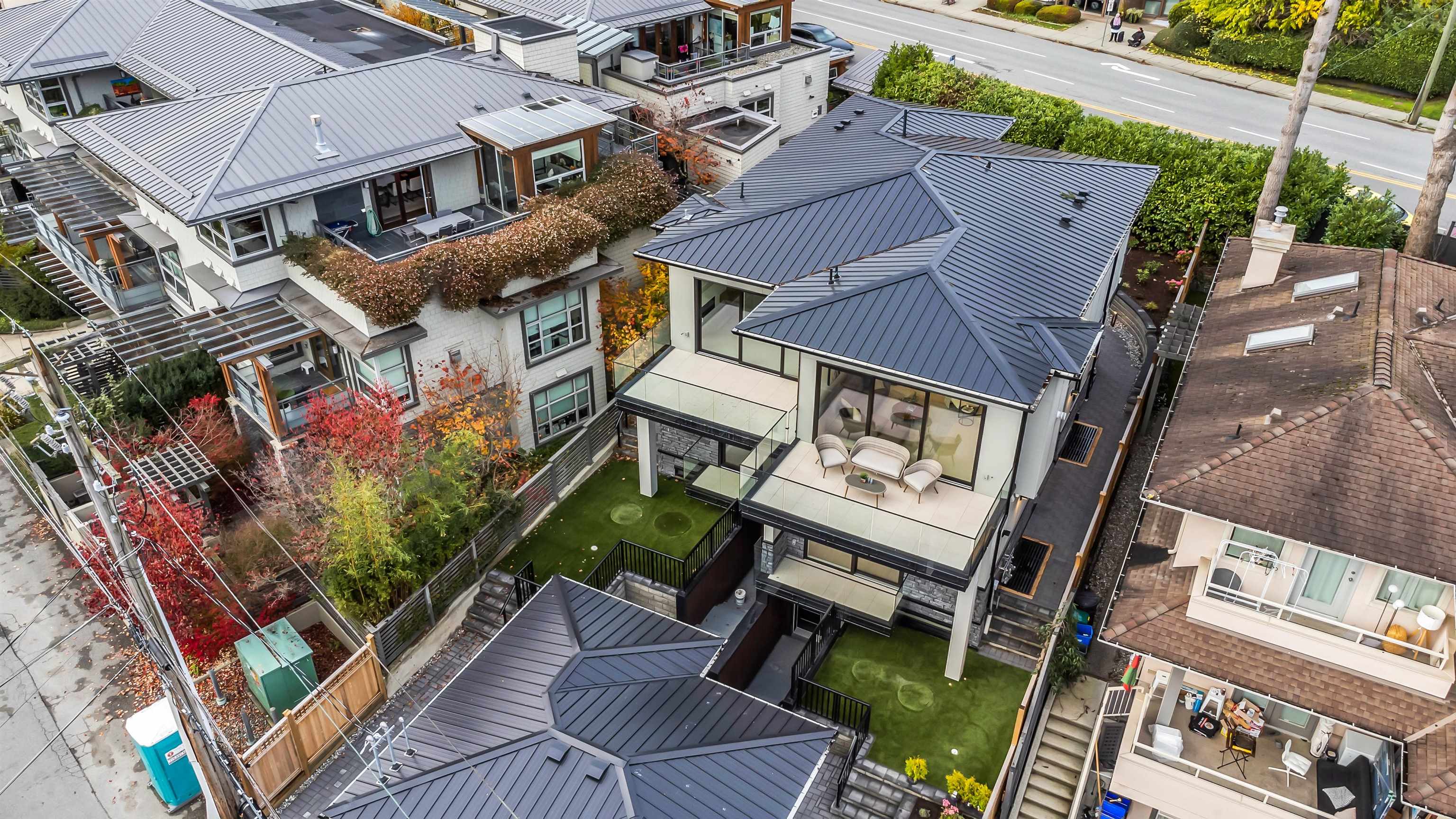 Listing image of 2380 MARINE DRIVE