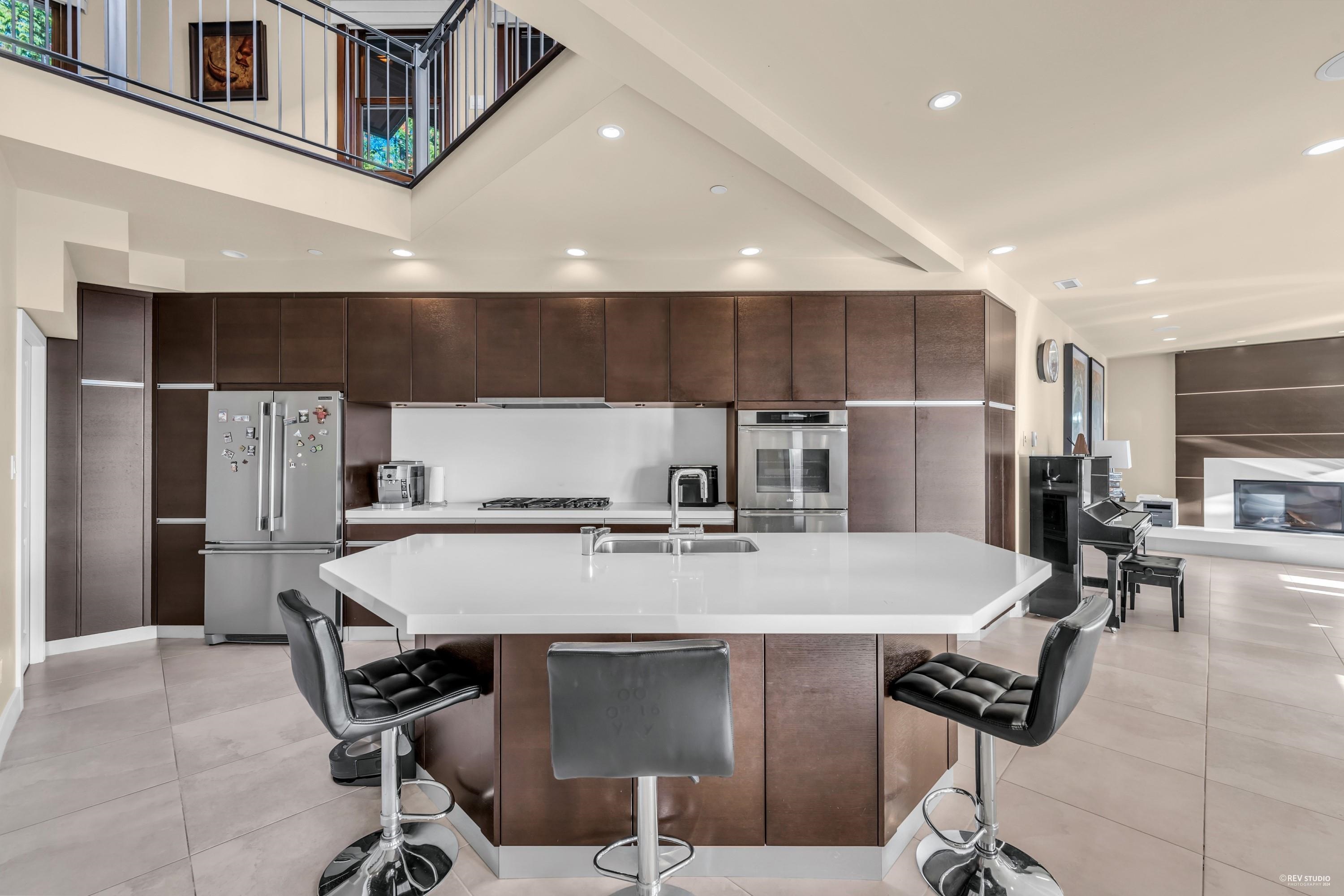Listing image of 4742 CAULFEILD DRIVE