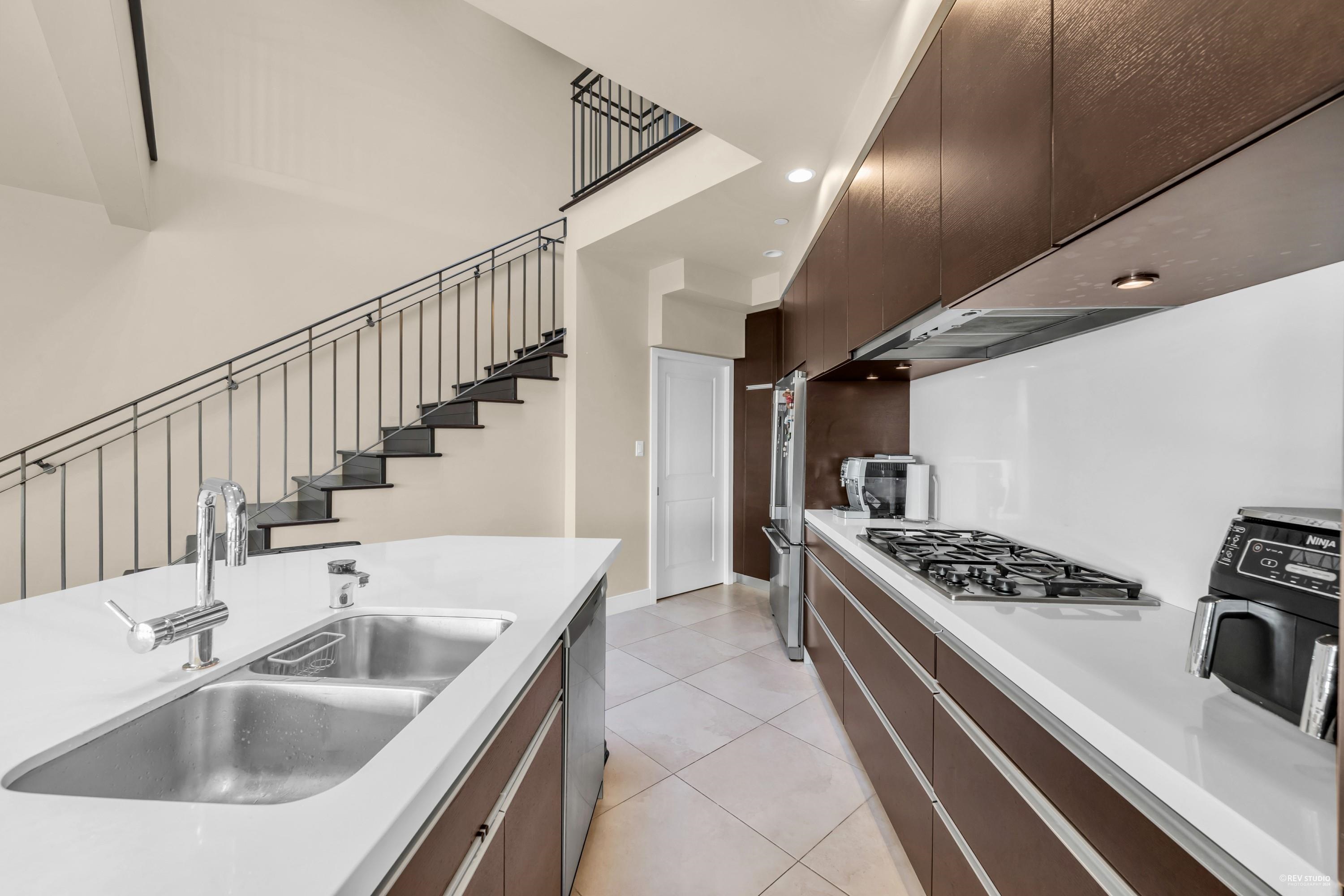 Listing image of 4742 CAULFEILD DRIVE