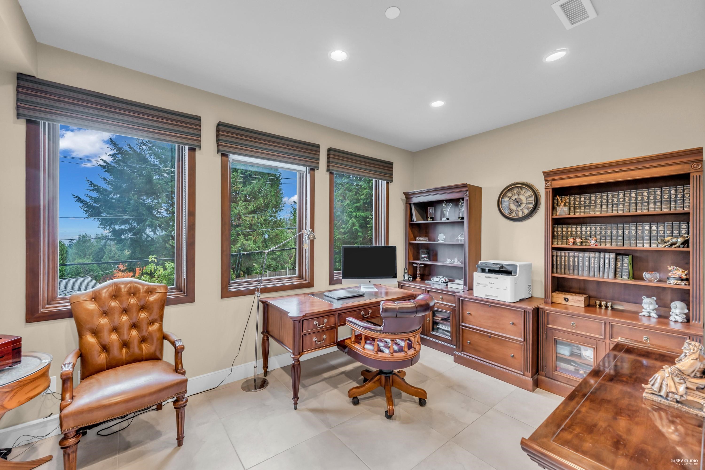 Listing image of 4742 CAULFEILD DRIVE