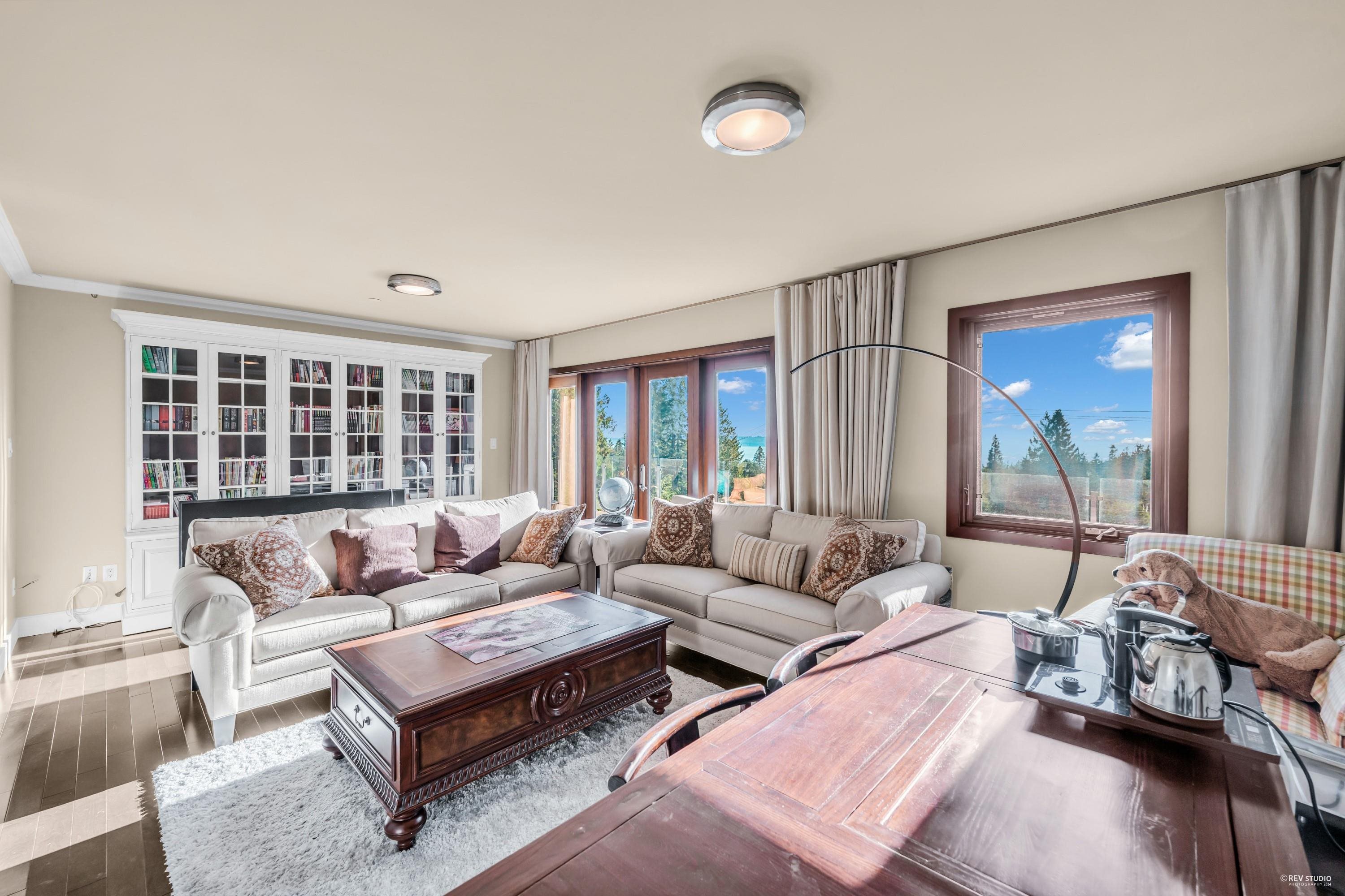 Listing image of 4742 CAULFEILD DRIVE