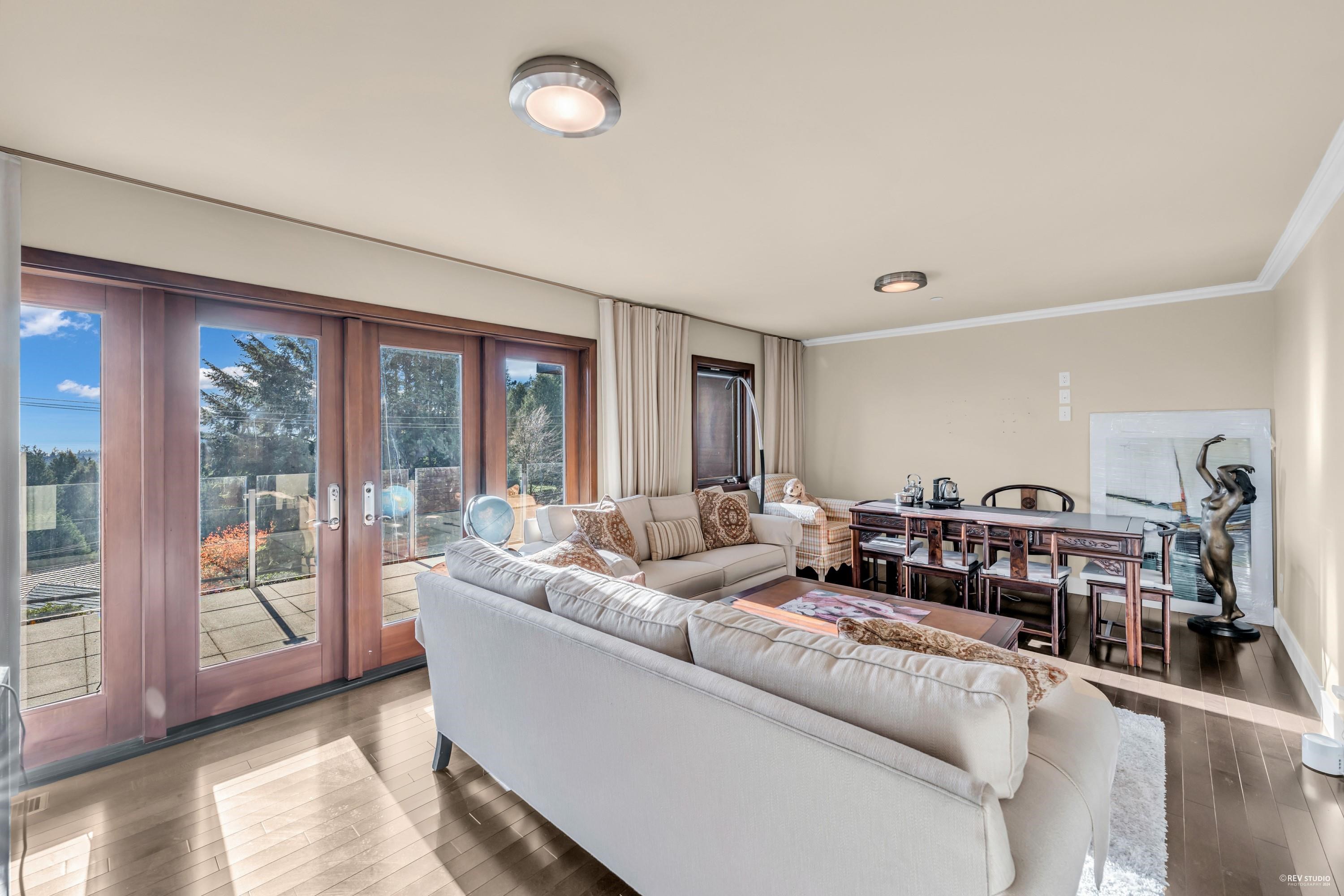 Listing image of 4742 CAULFEILD DRIVE