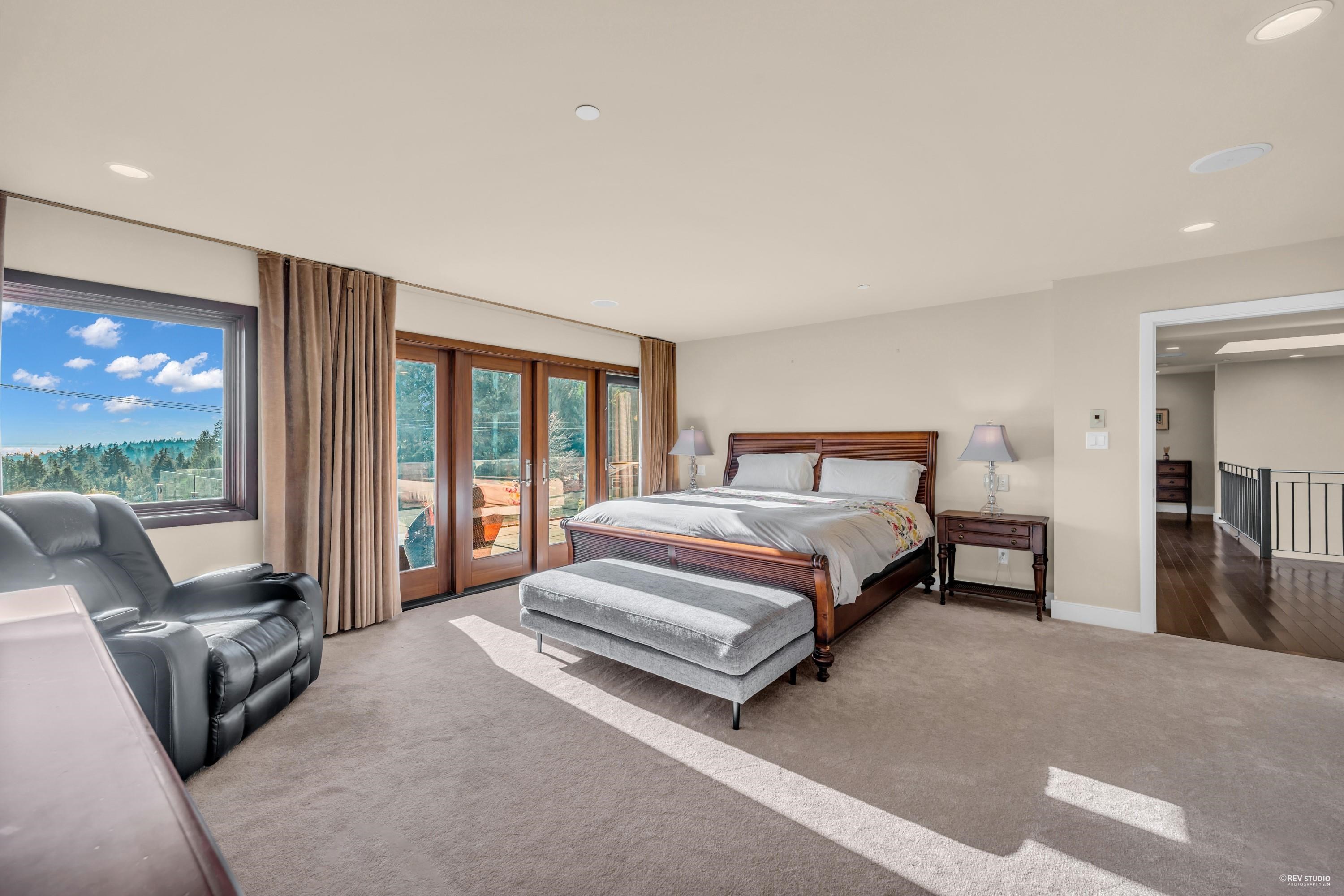 Listing image of 4742 CAULFEILD DRIVE