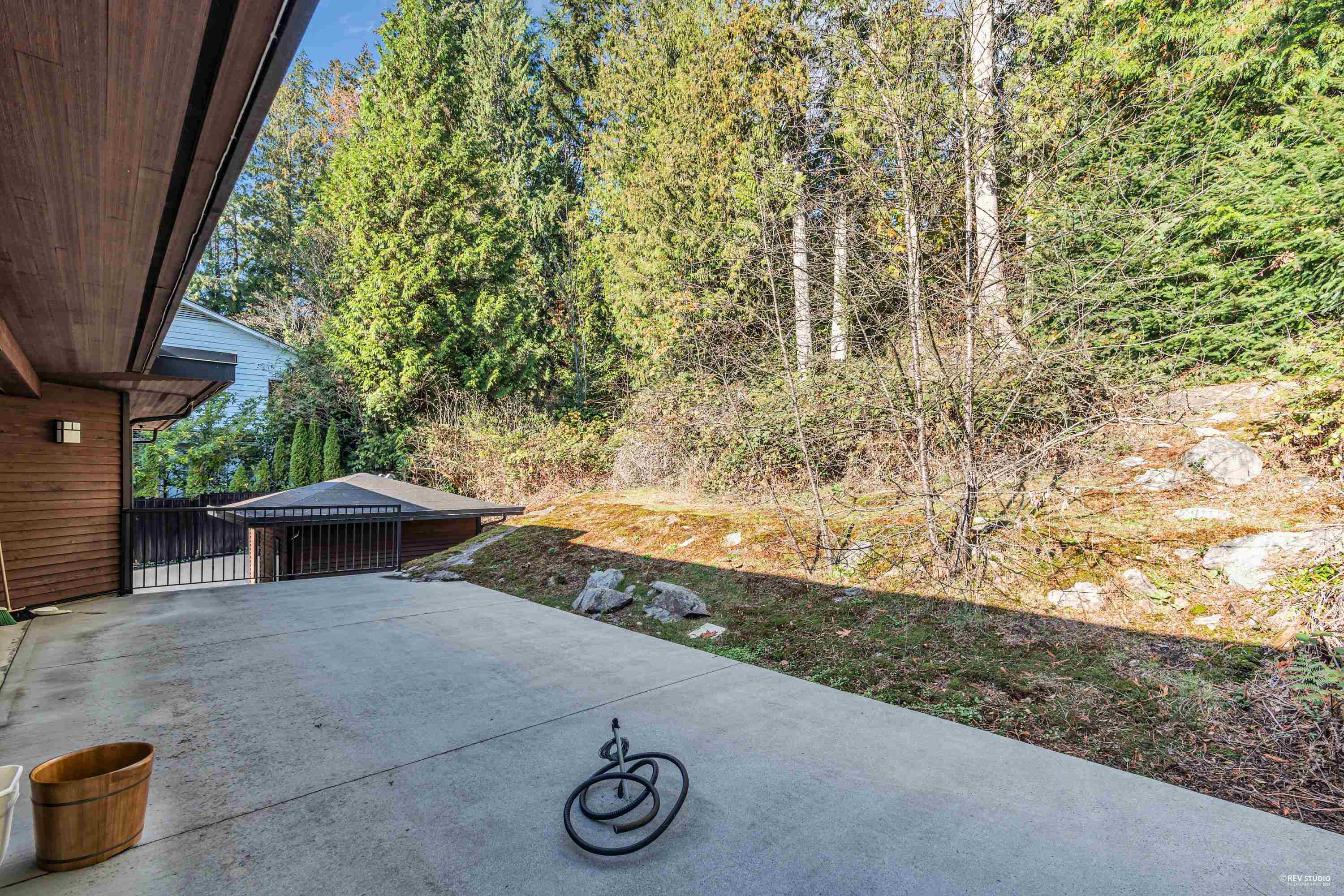 Listing image of 4742 CAULFEILD DRIVE