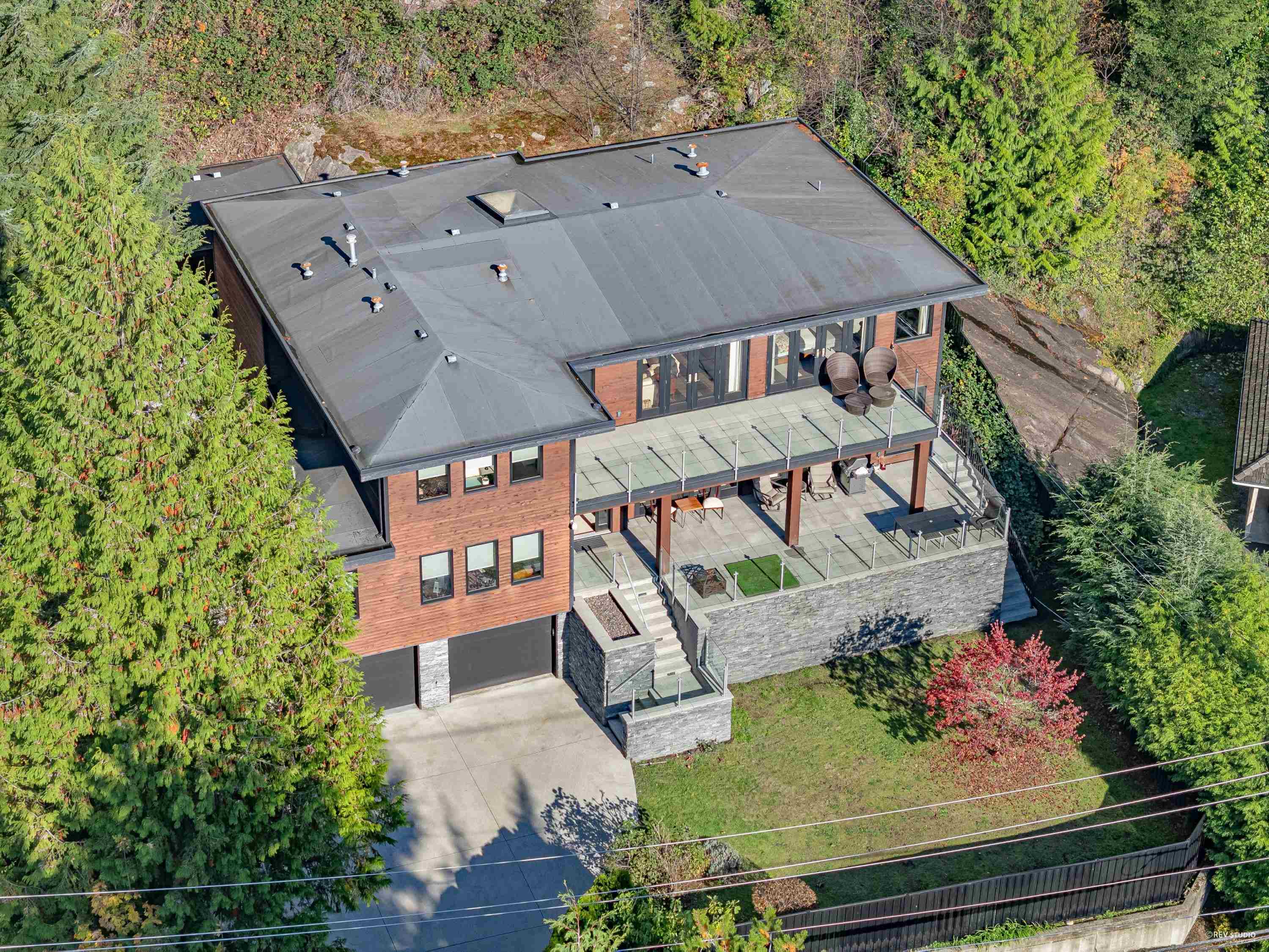Listing image of 4742 CAULFEILD DRIVE