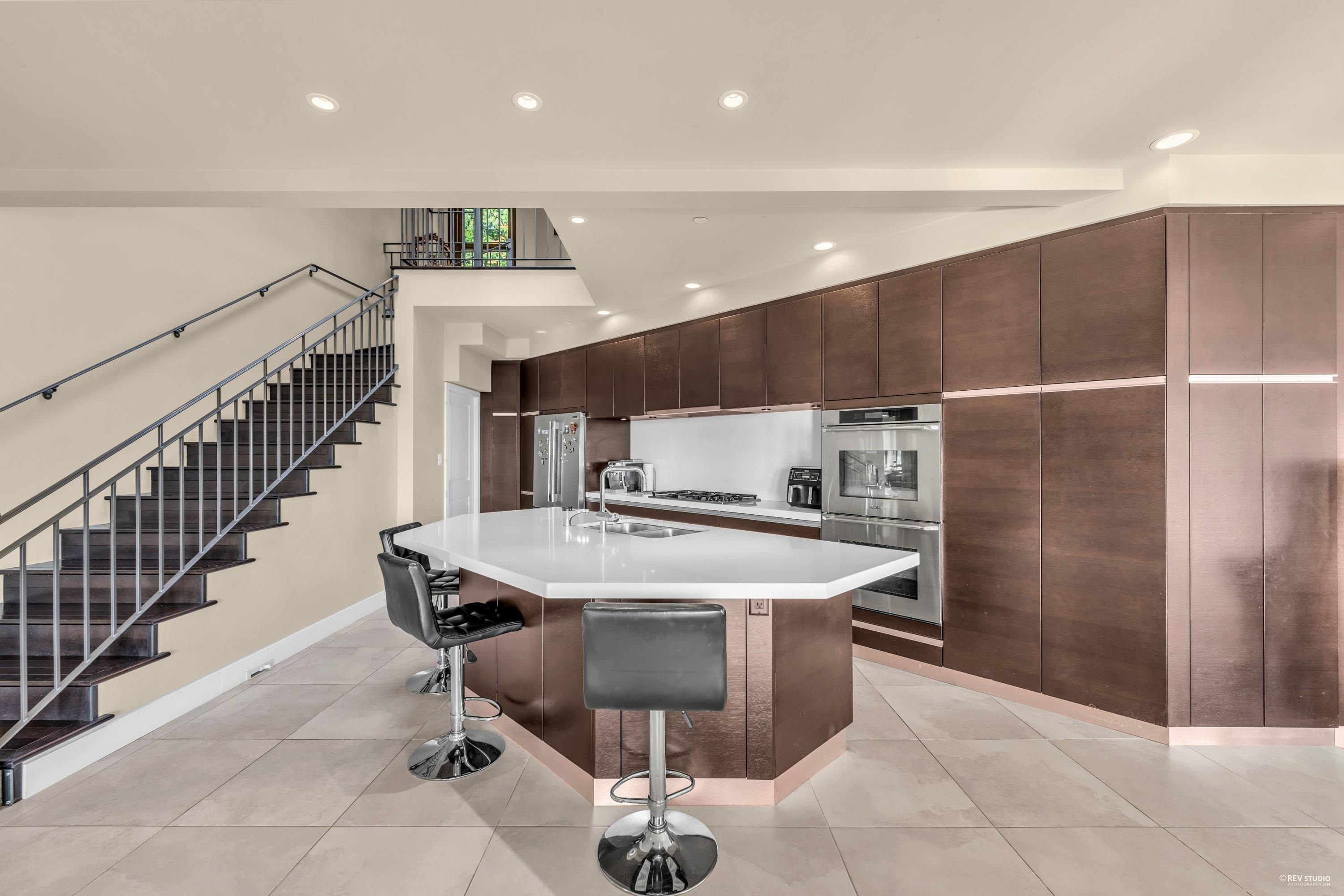 Listing image of 4742 CAULFEILD DRIVE