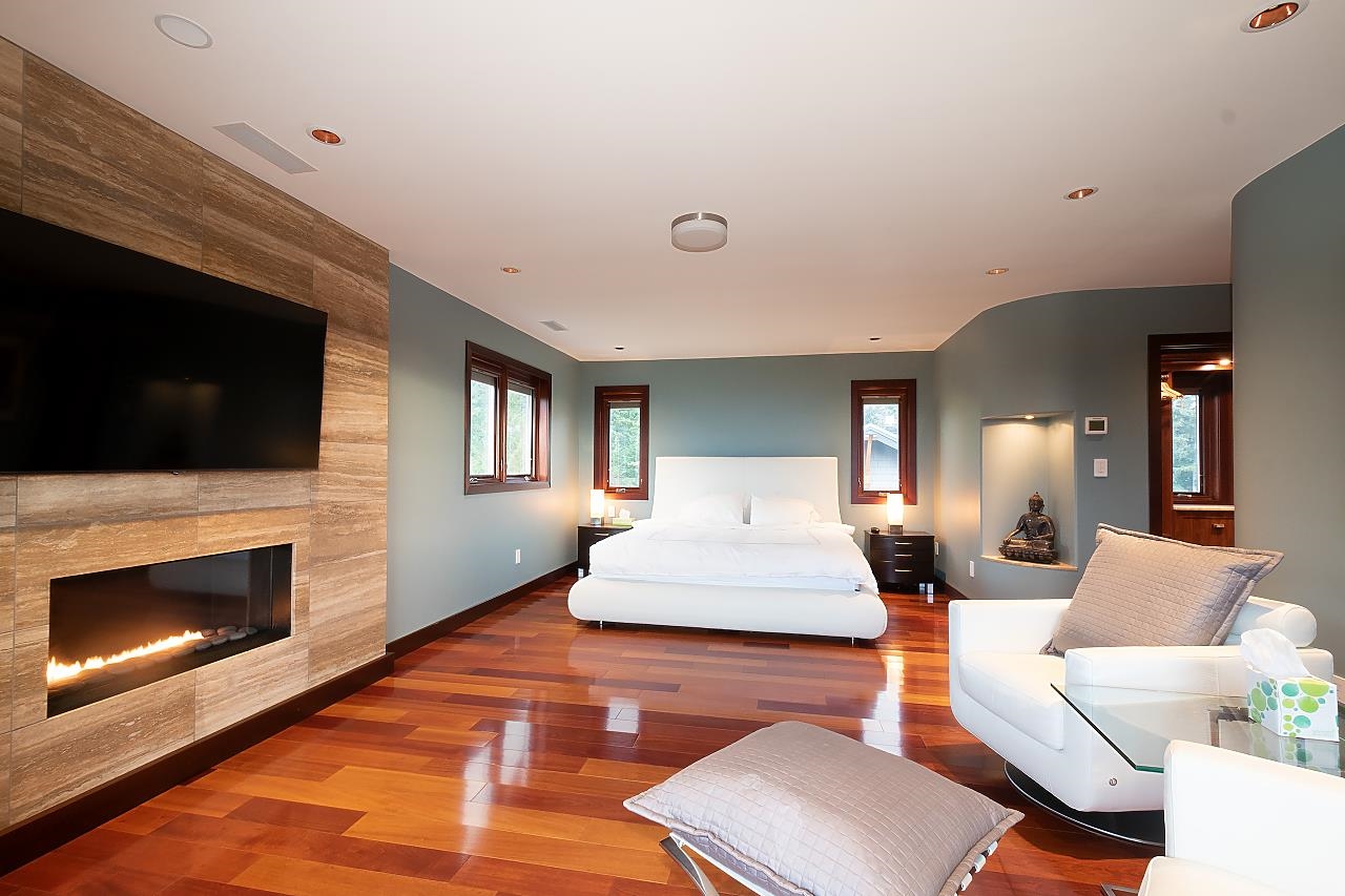 Listing image of 431 JOSEPHINE DRIVE