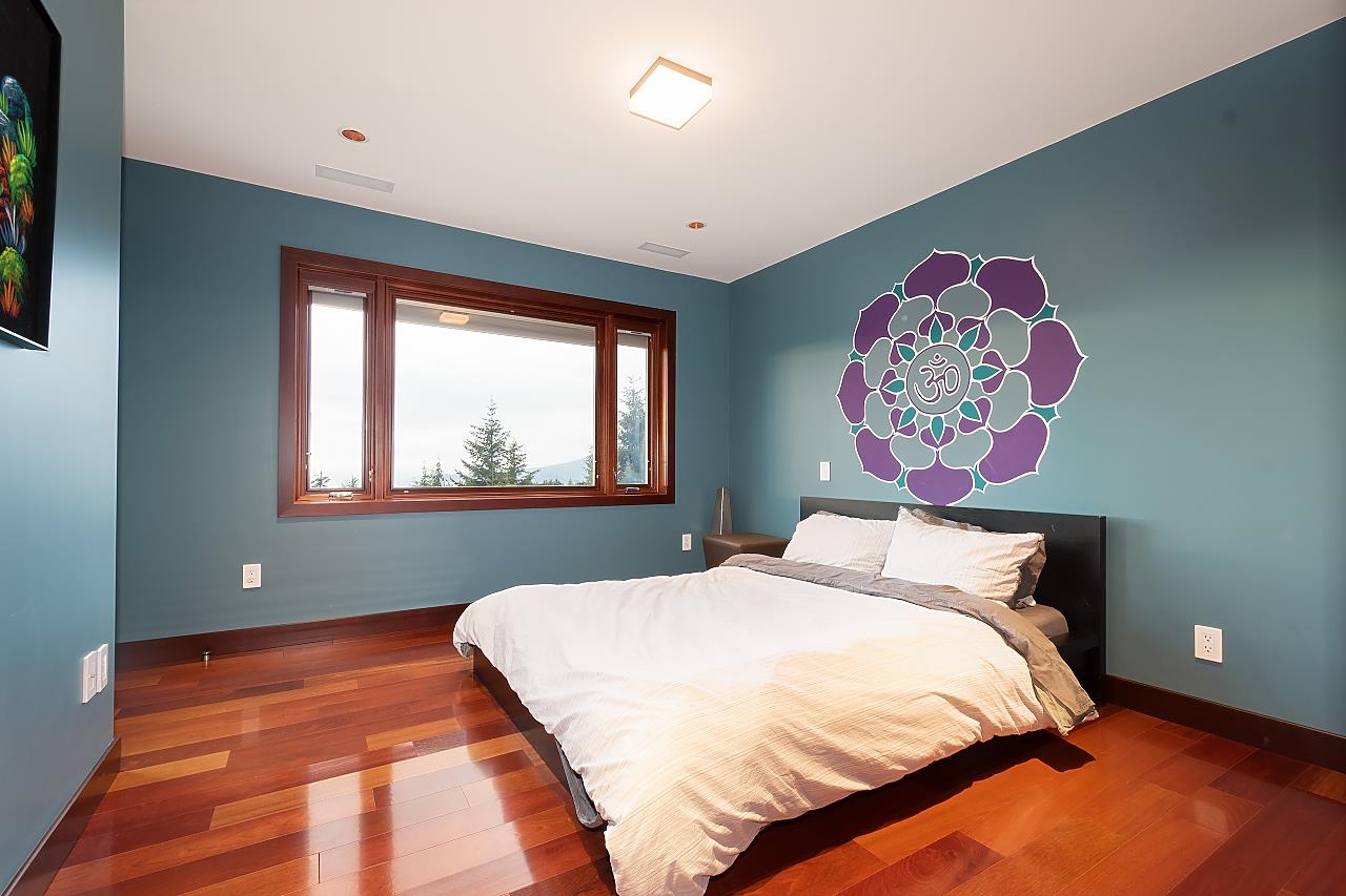 Listing image of 431 JOSEPHINE DRIVE