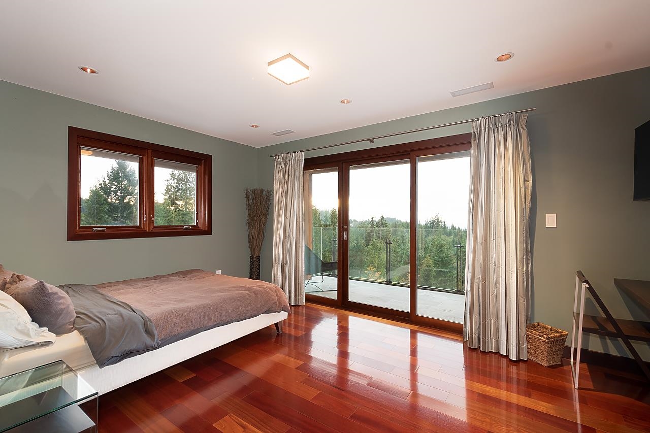 Listing image of 431 JOSEPHINE DRIVE