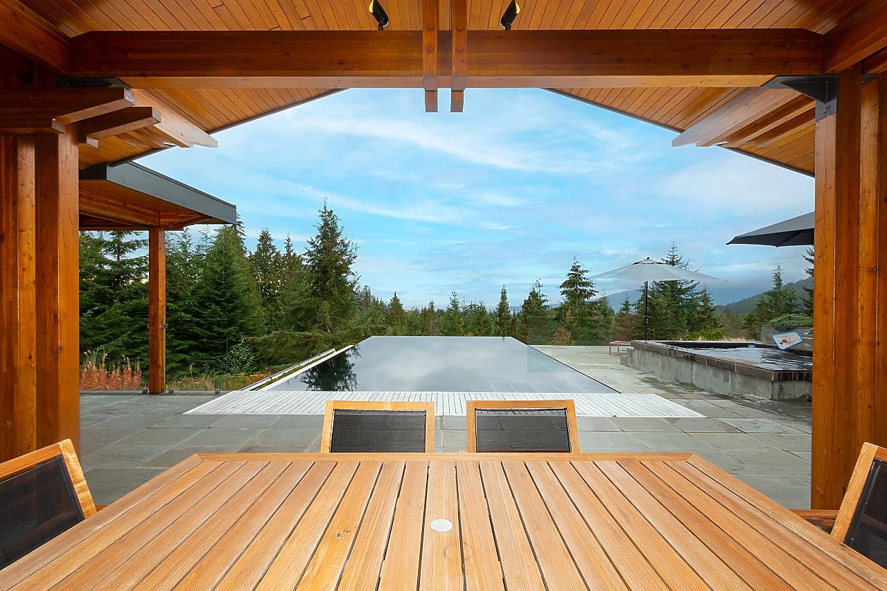 Listing image of 431 JOSEPHINE DRIVE
