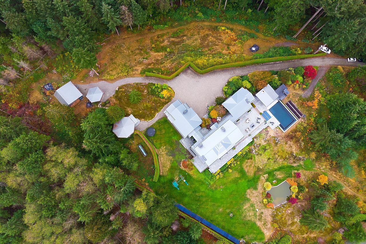 Listing image of 431 JOSEPHINE DRIVE