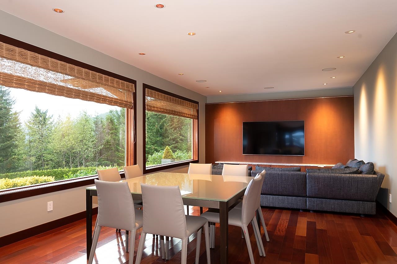 Listing image of 431 JOSEPHINE DRIVE