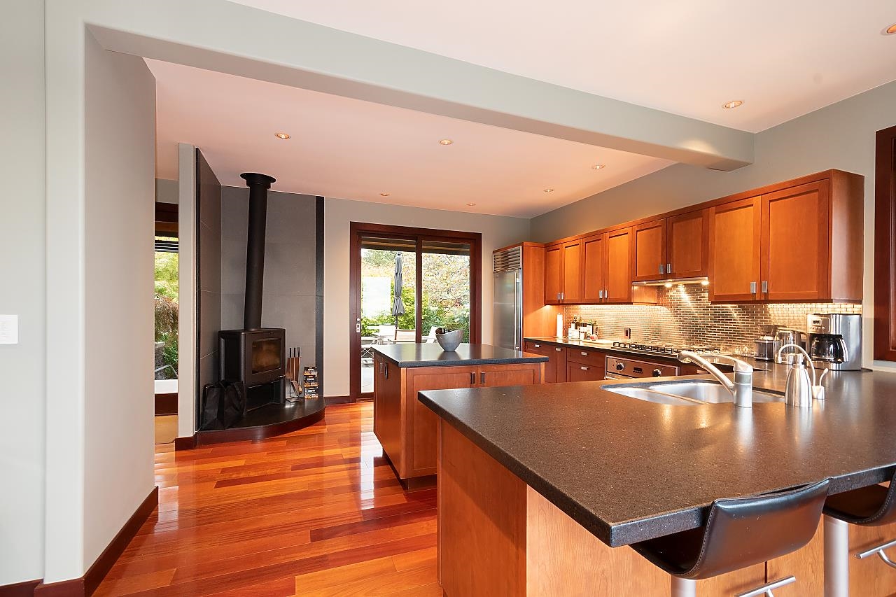Listing image of 431 JOSEPHINE DRIVE