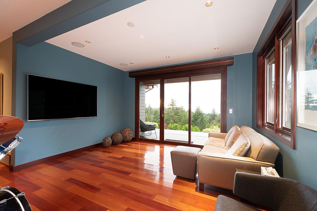 Listing image of 431 JOSEPHINE DRIVE