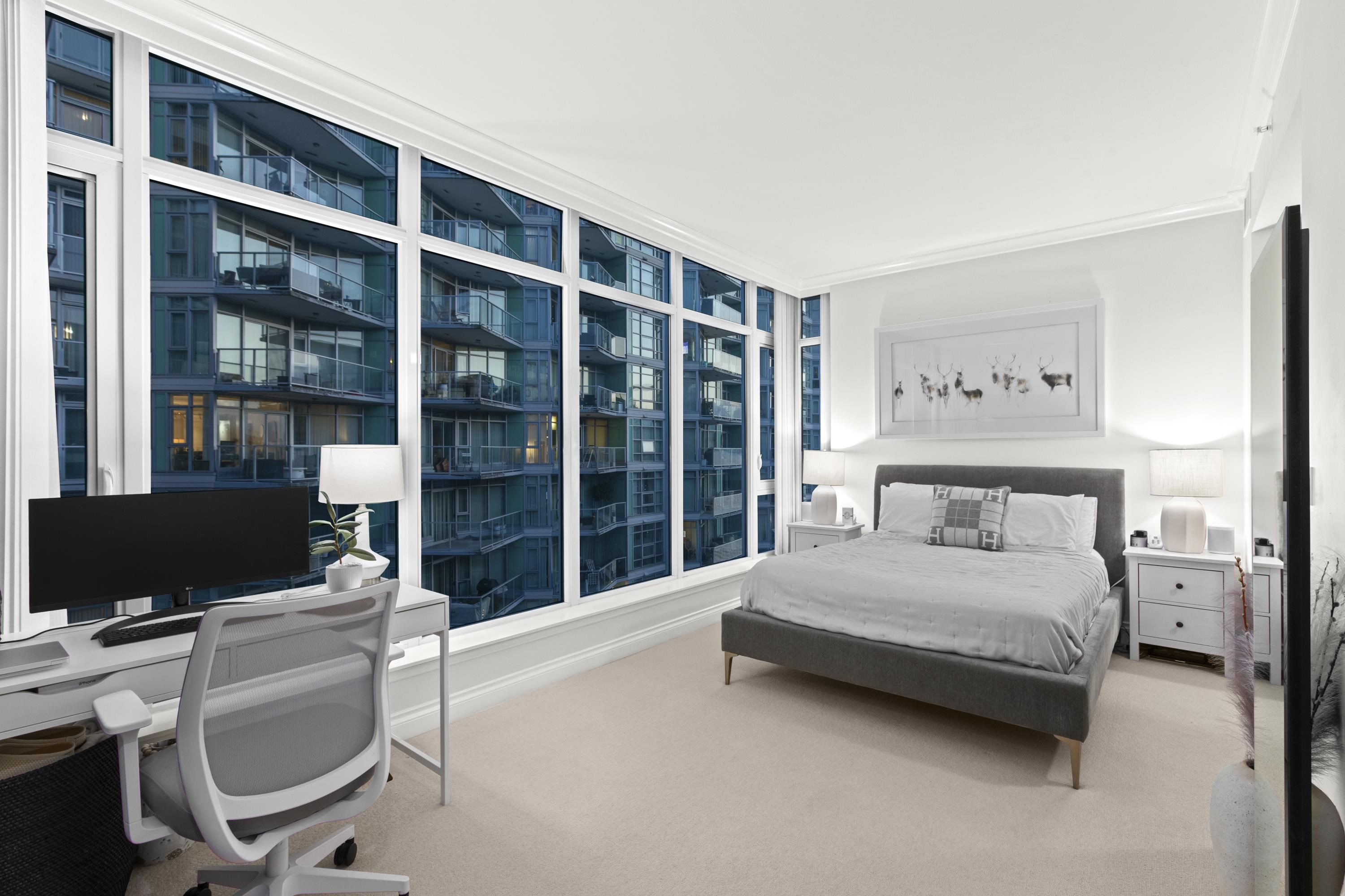 Listing image of 809 185 VICTORY SHIP WAY