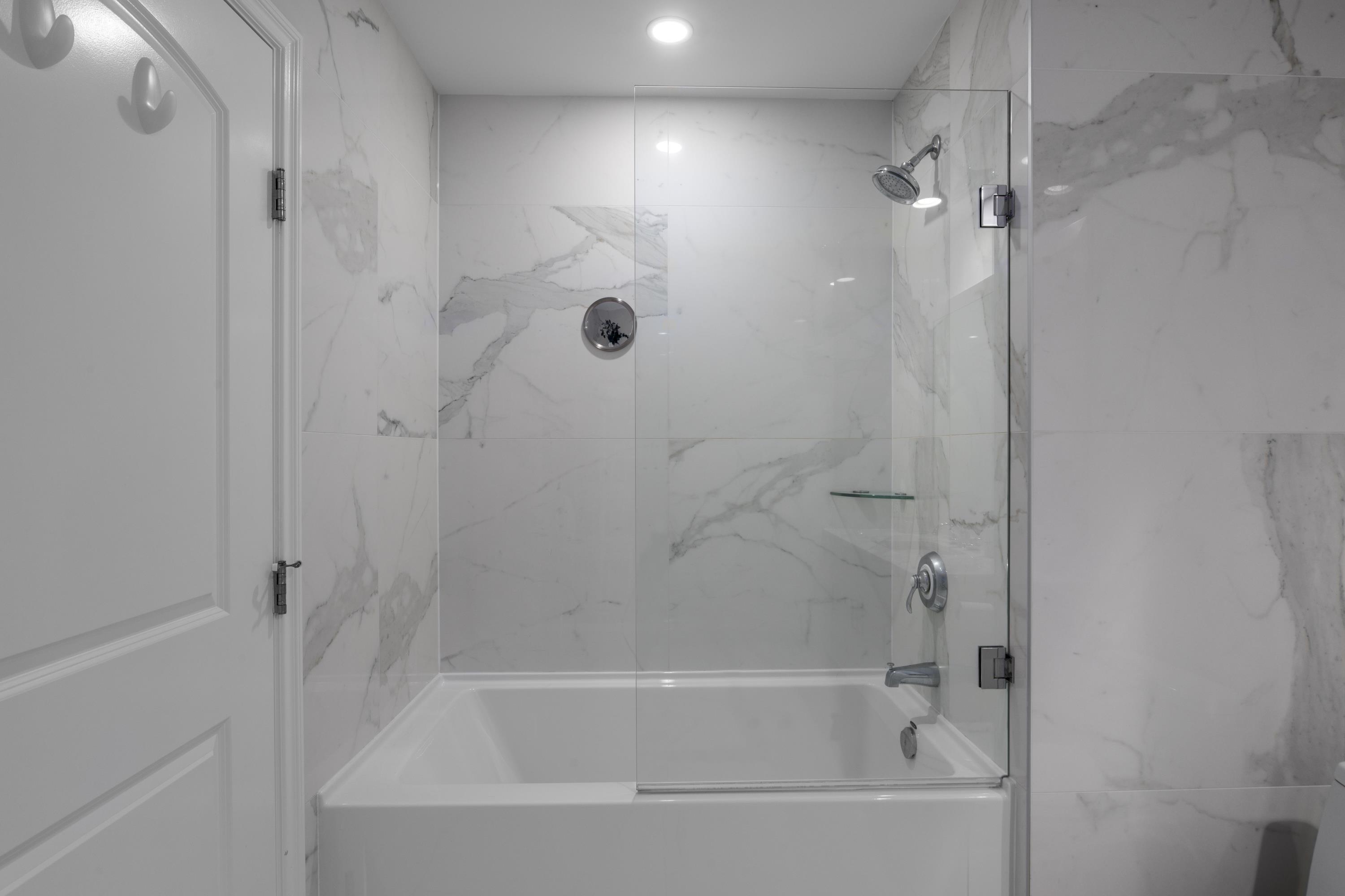 Listing image of 809 185 VICTORY SHIP WAY
