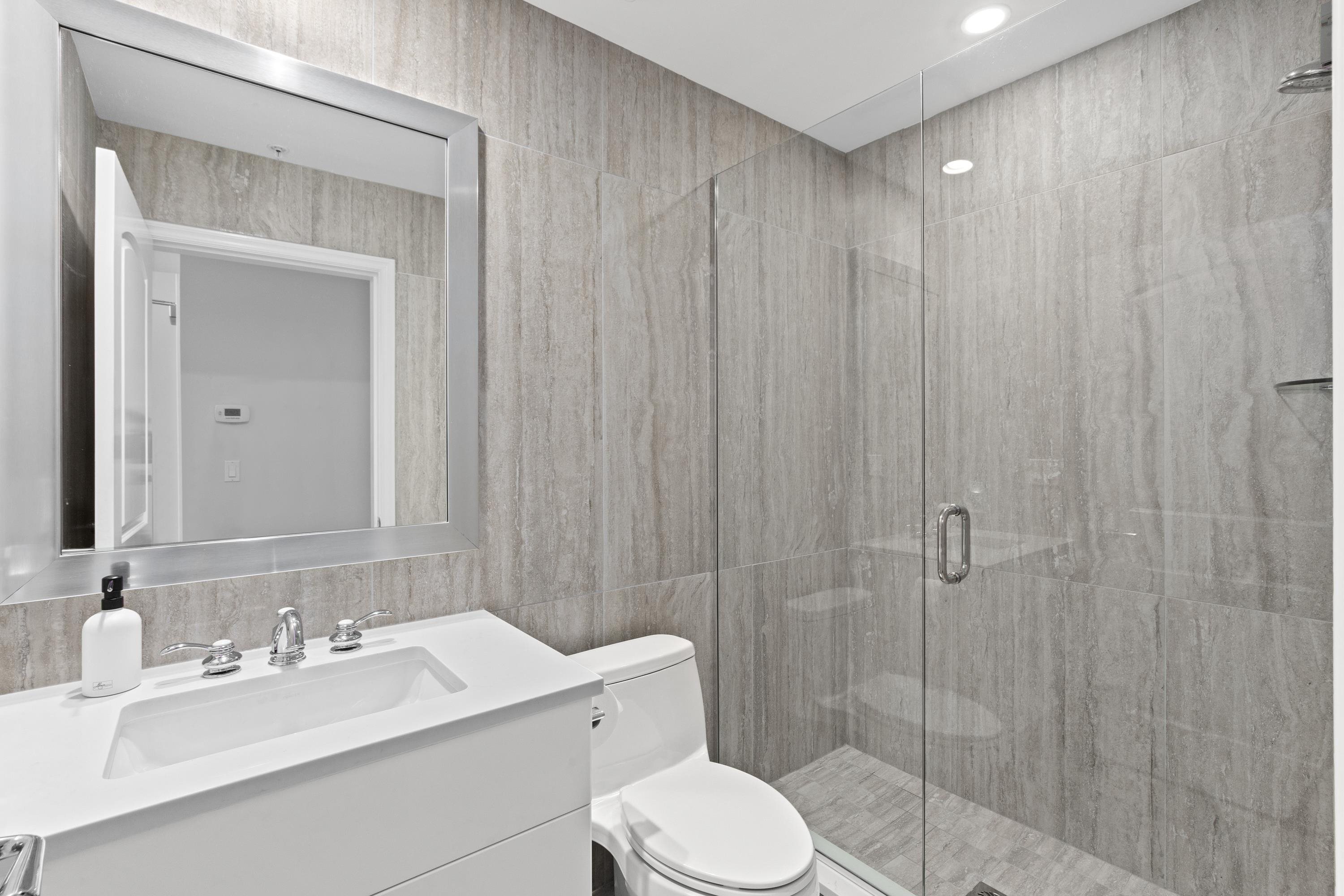 Listing image of 809 185 VICTORY SHIP WAY