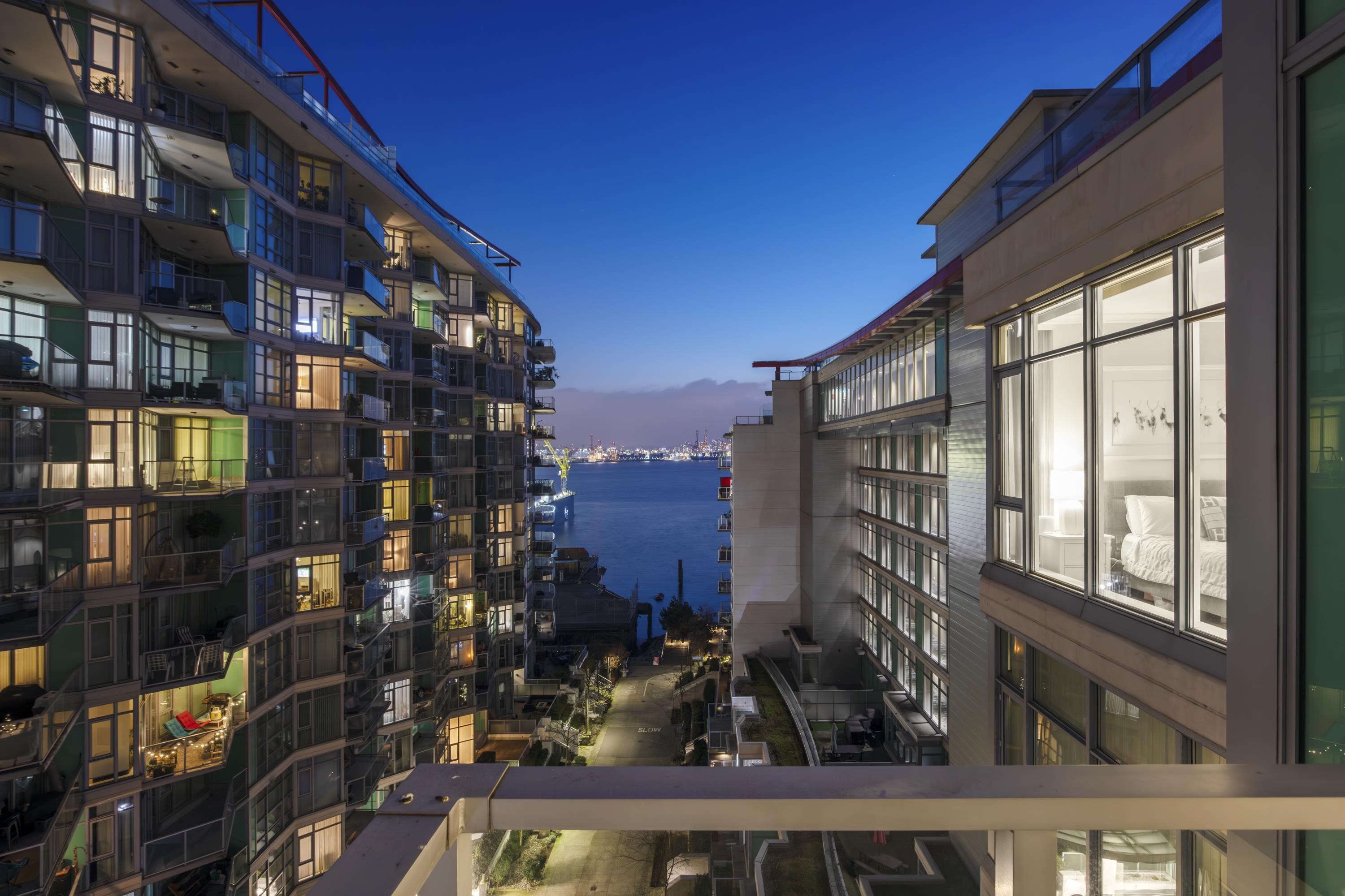 Listing image of 809 185 VICTORY SHIP WAY