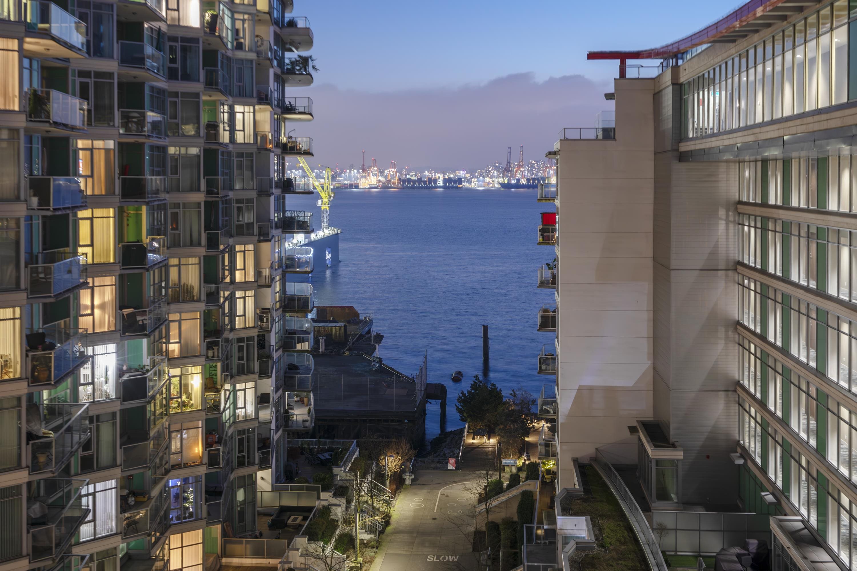 Listing image of 809 185 VICTORY SHIP WAY