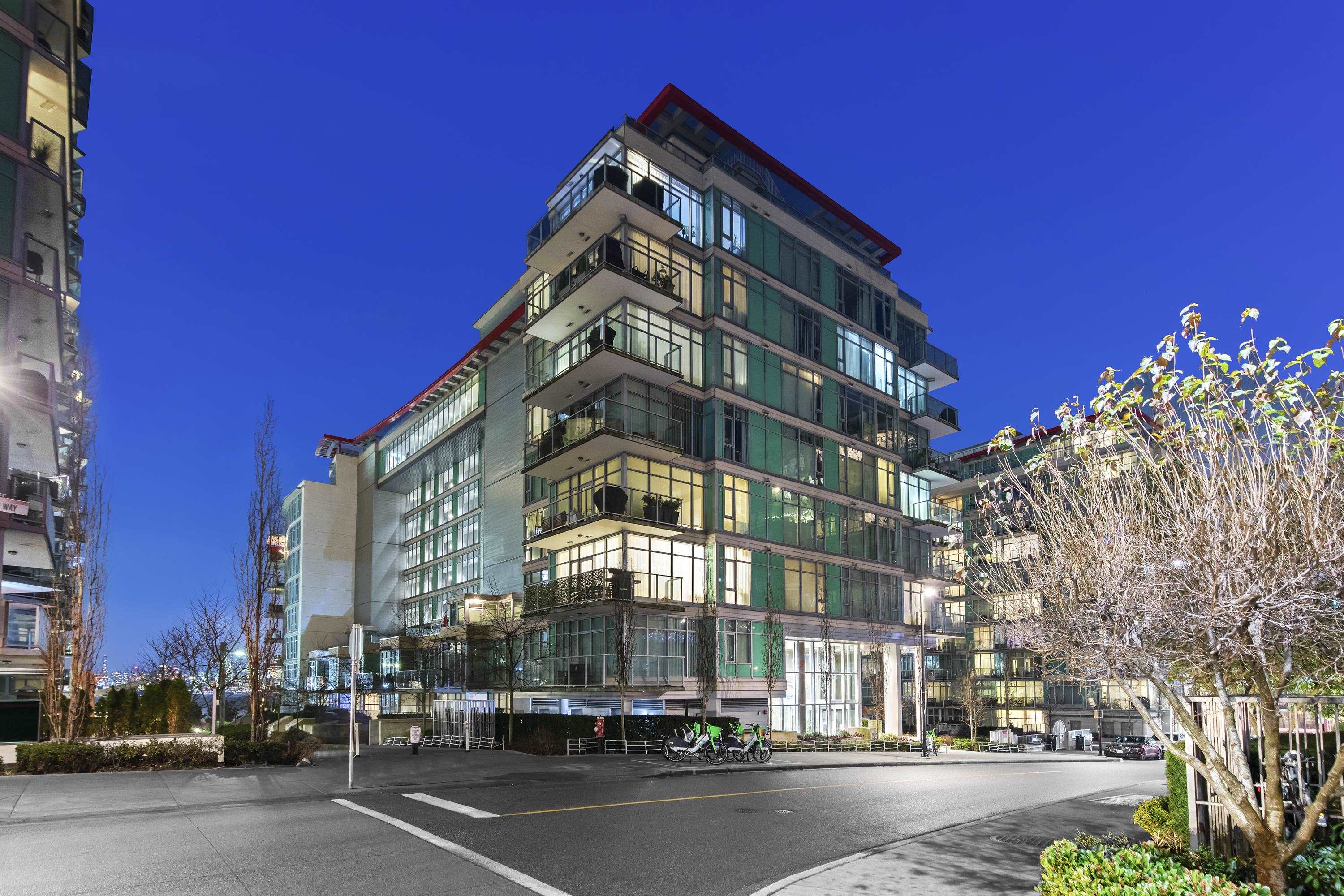 Listing image of 809 185 VICTORY SHIP WAY