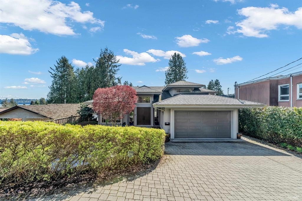 Listing image of 2566 MARINE DRIVE