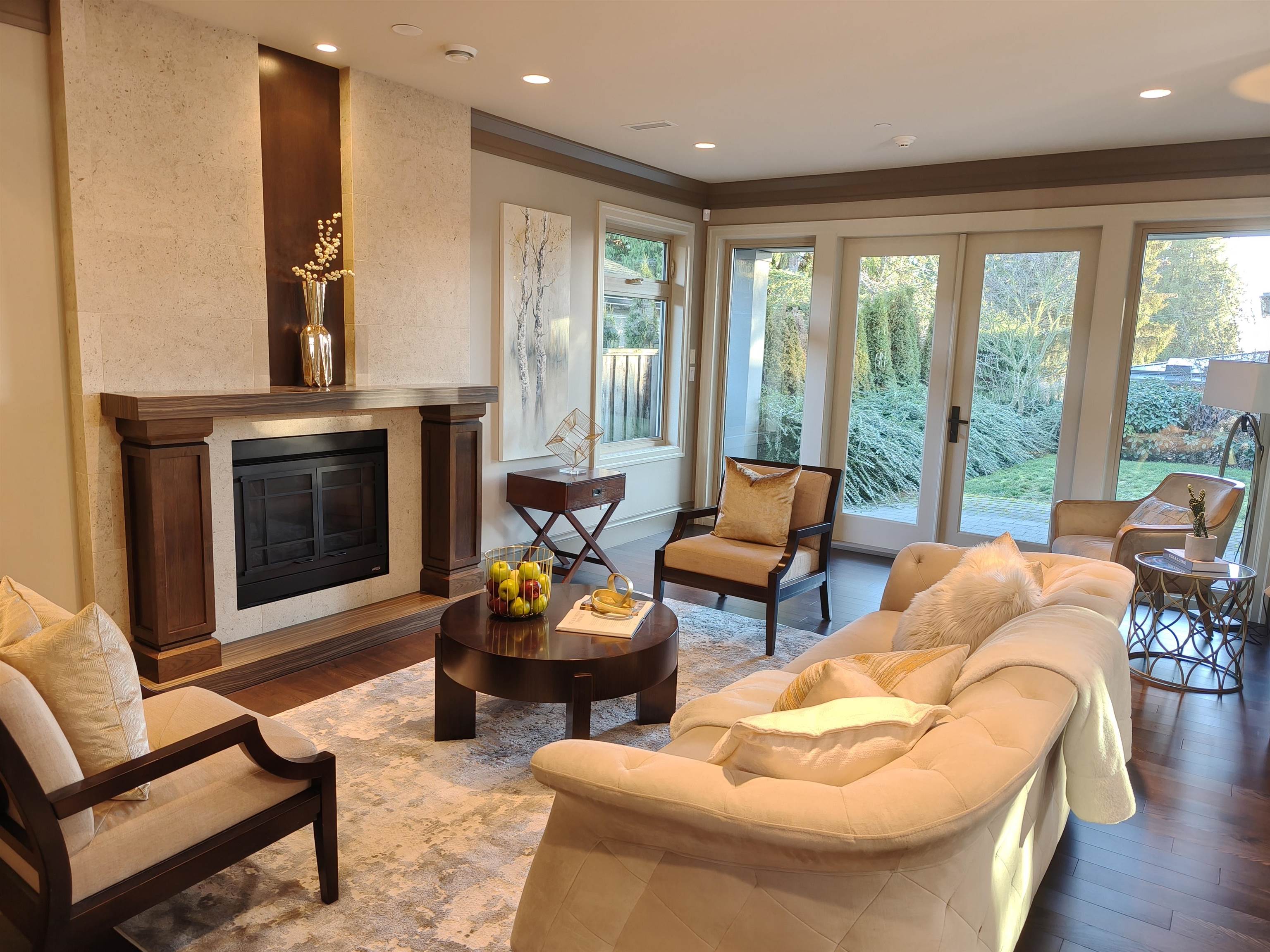 Listing image of 2566 MARINE DRIVE