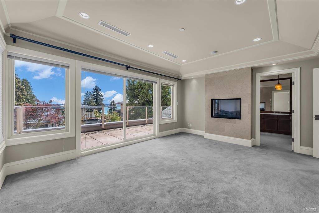 Listing image of 2566 MARINE DRIVE