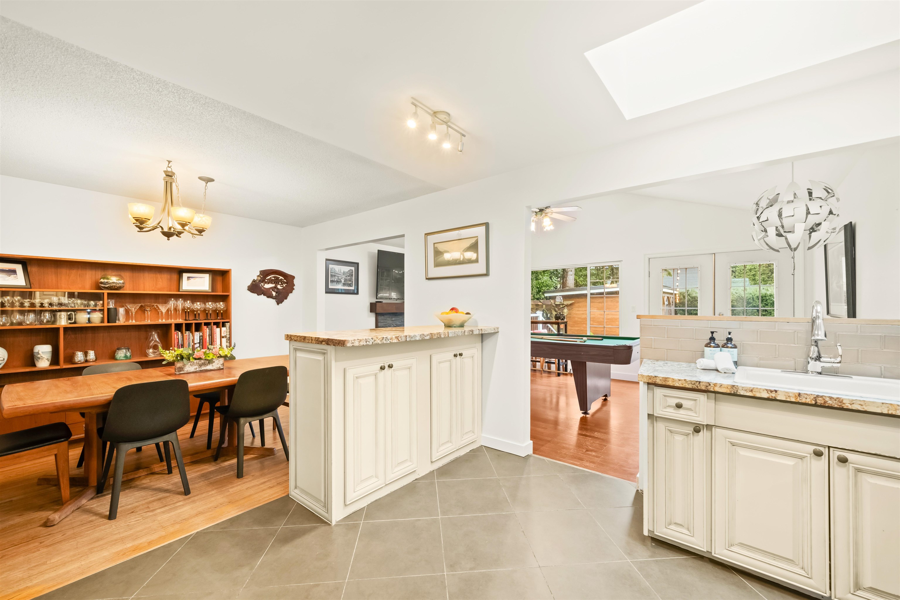 Listing image of 4585 COVE CLIFF ROAD
