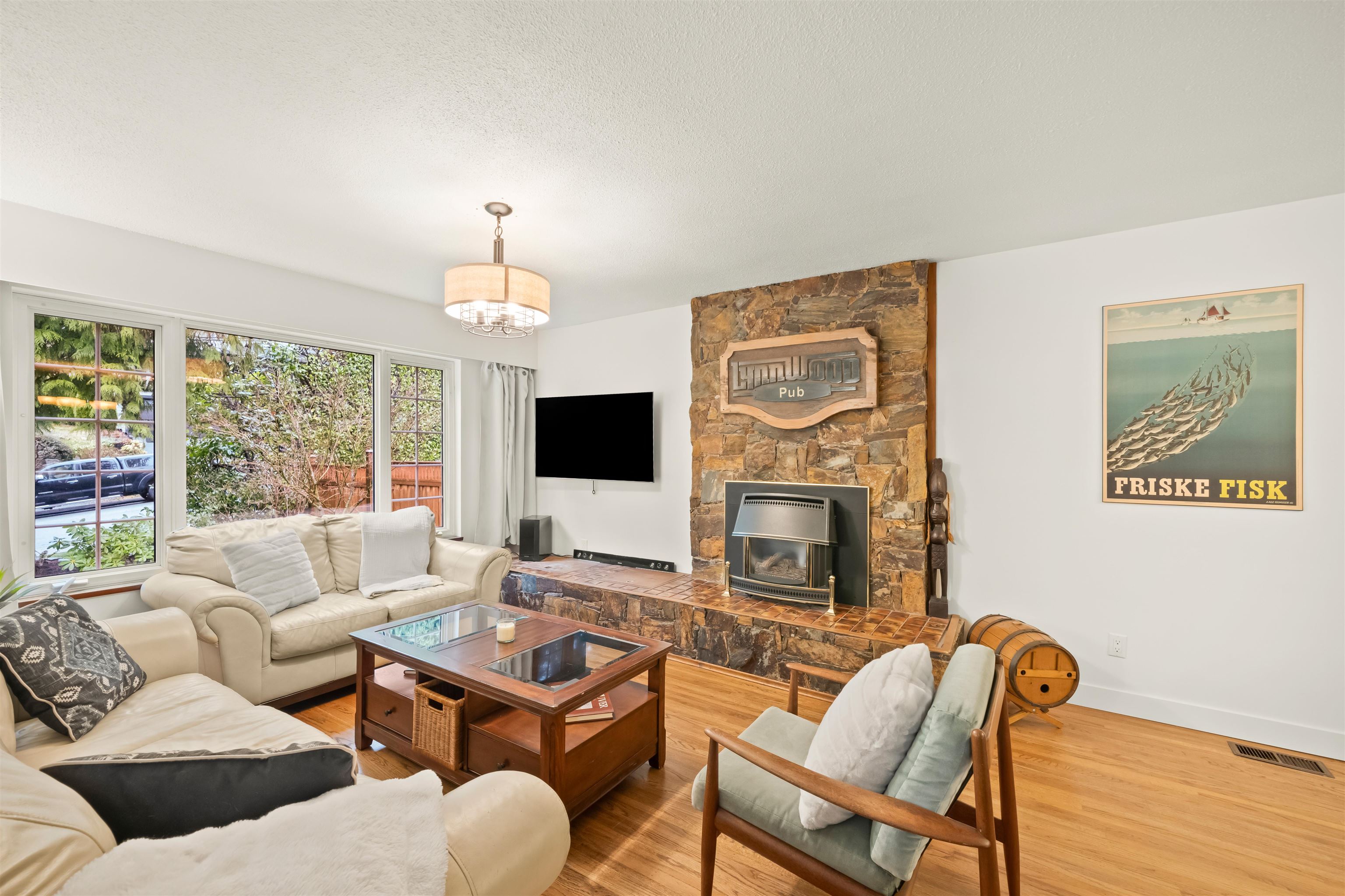 Listing image of 4585 COVE CLIFF ROAD