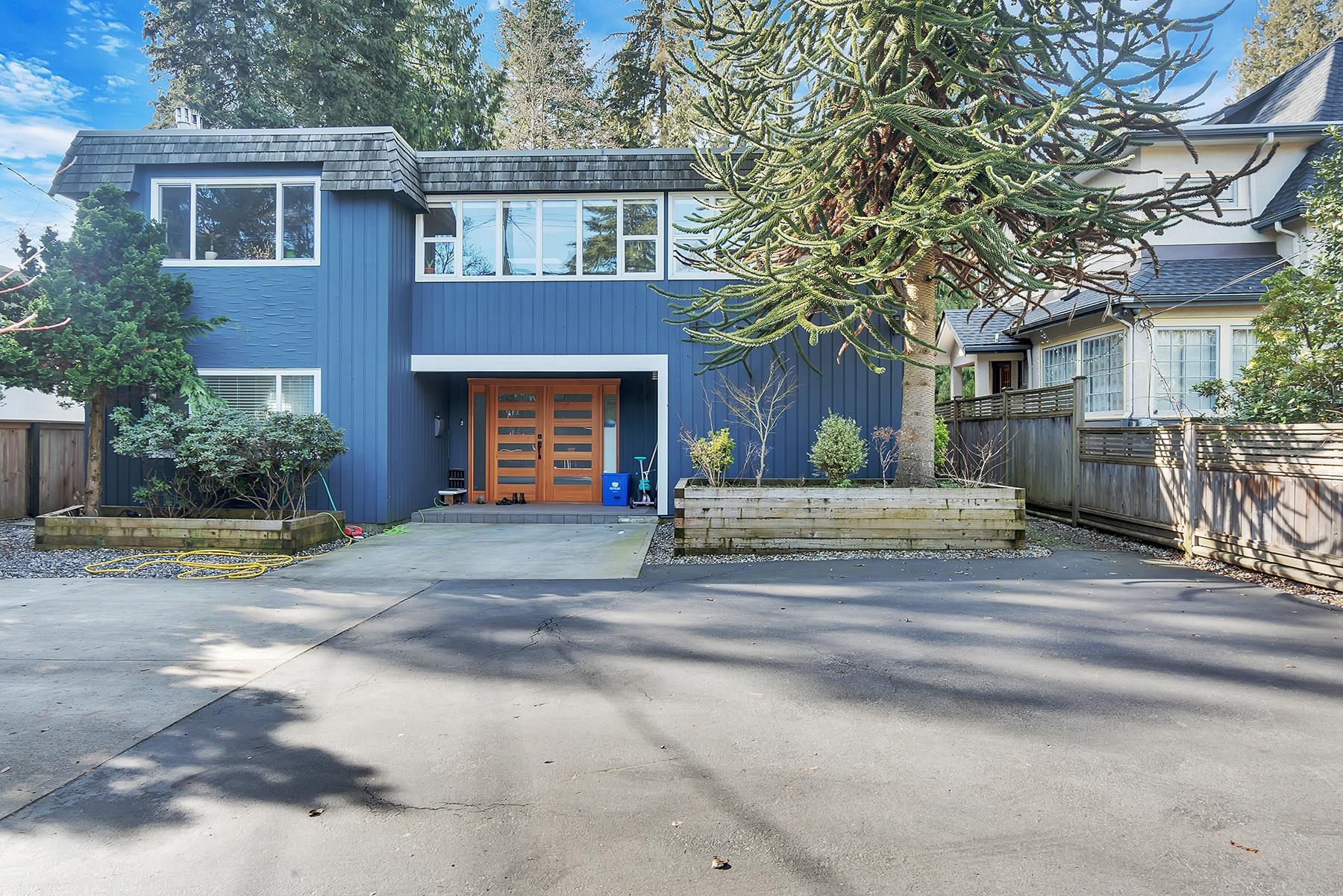 Listing image of 2505 WILLIAM AVENUE