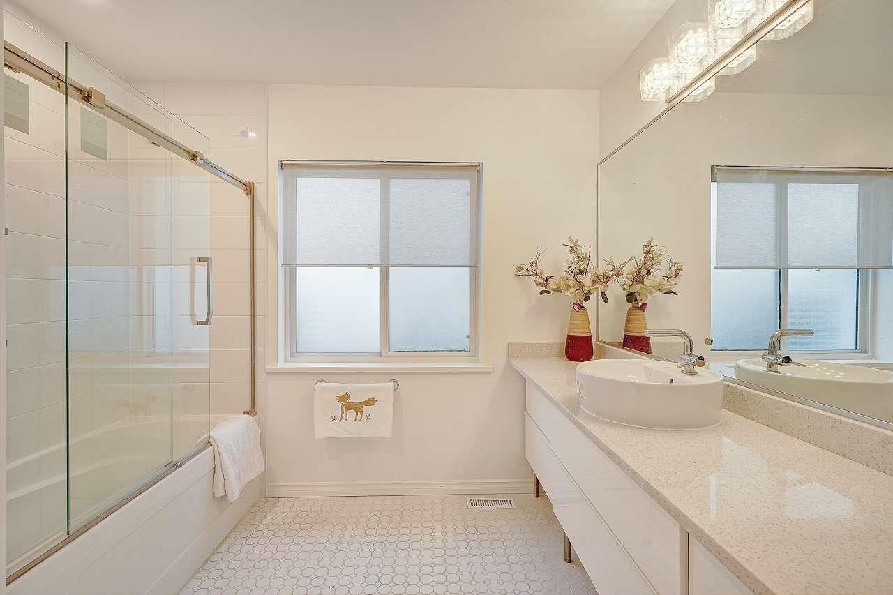Listing image of 456 E 20TH STREET