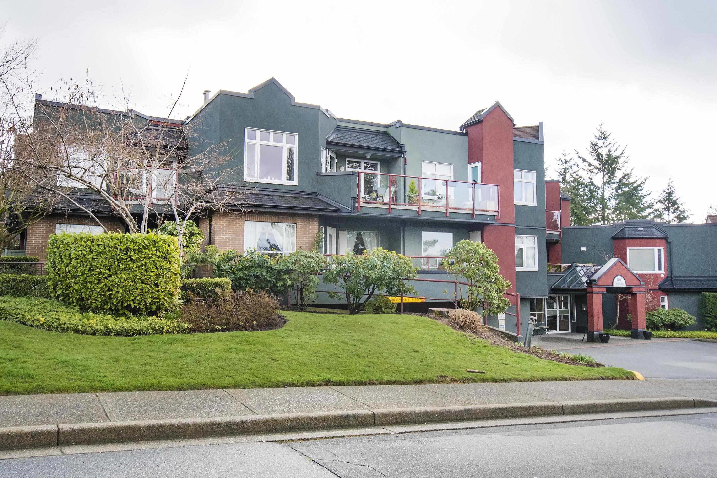 Listing image of 201 2800 CHESTERFIELD AVENUE