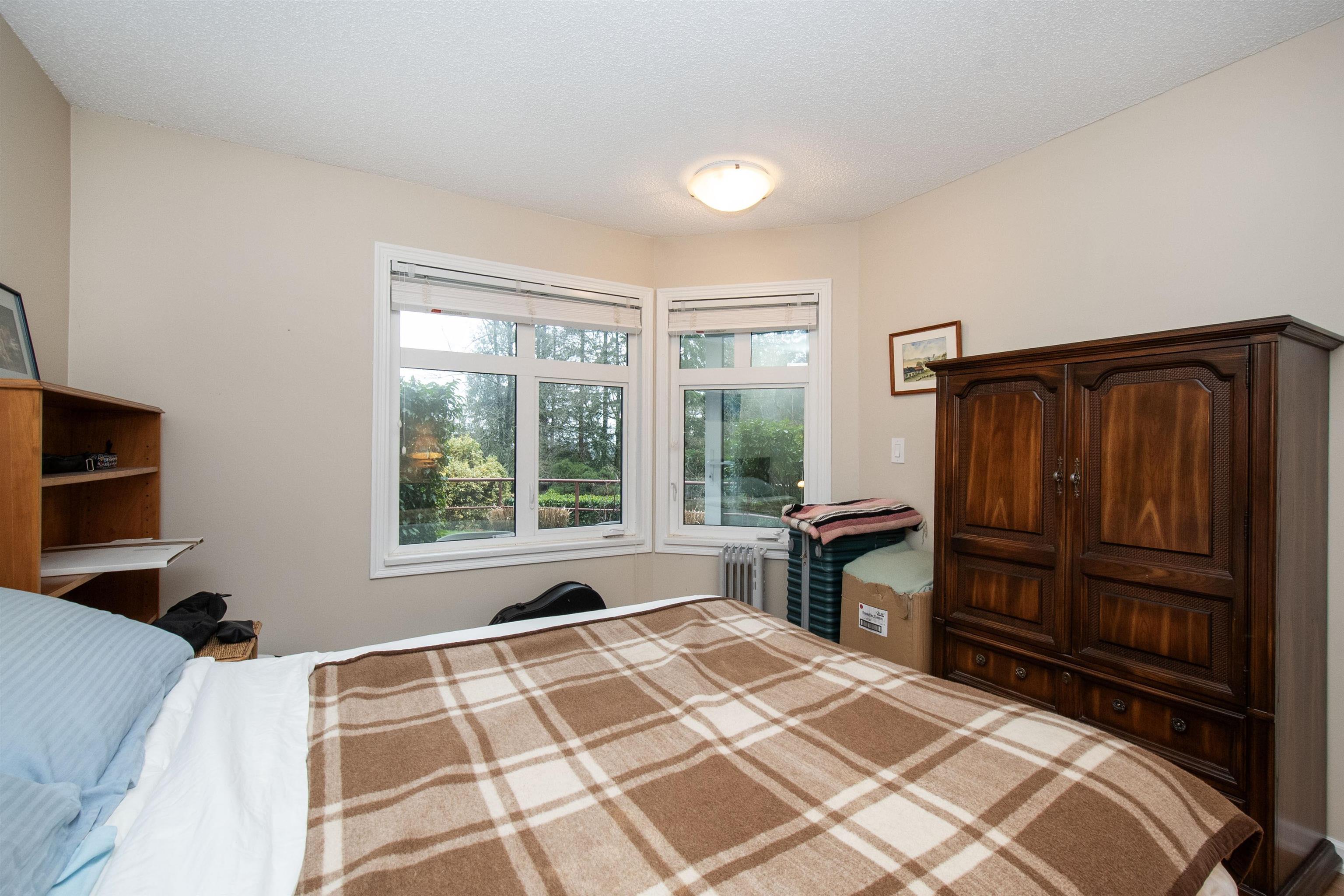Listing image of 201 2800 CHESTERFIELD AVENUE