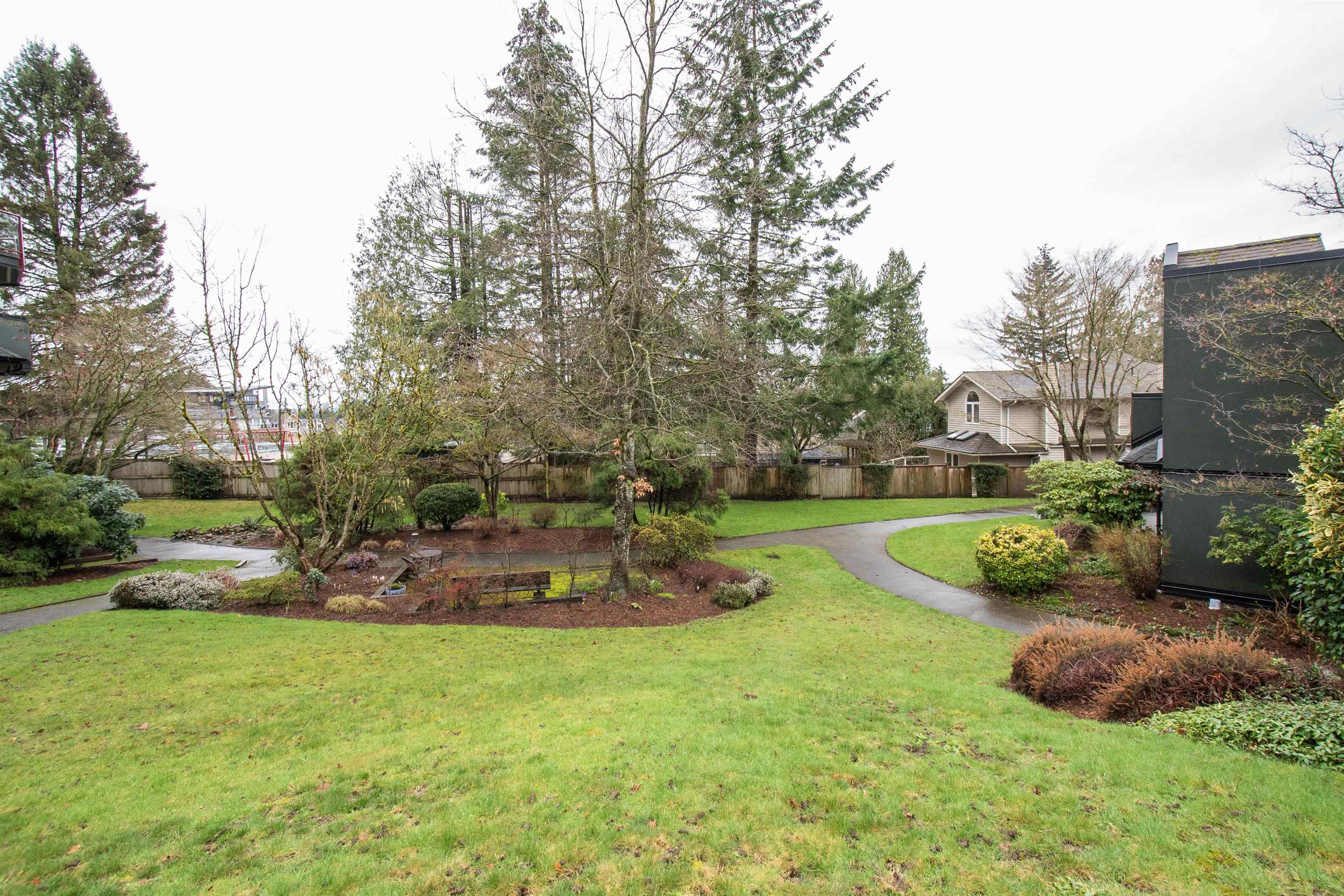 Listing image of 201 2800 CHESTERFIELD AVENUE