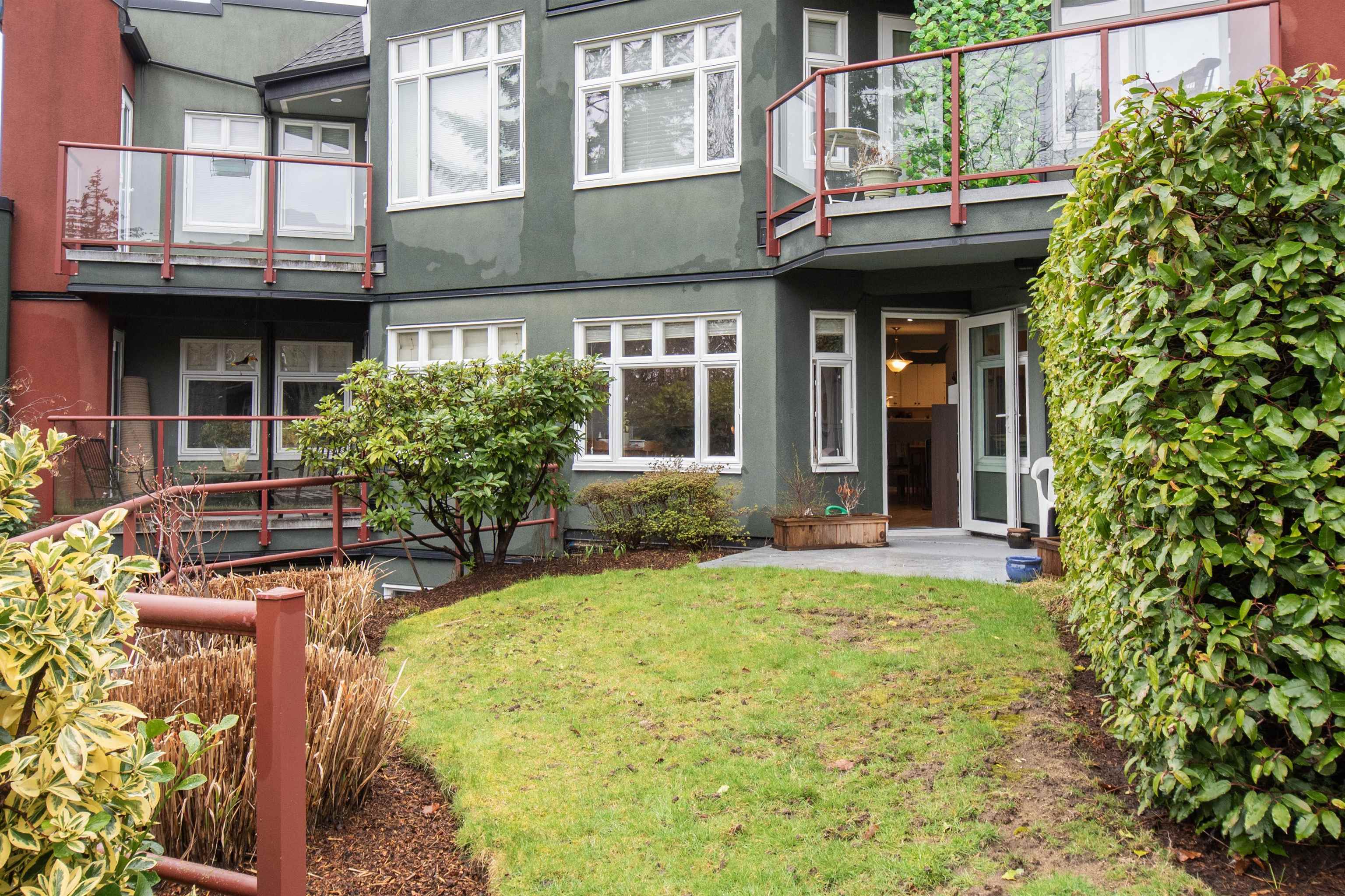 Listing image of 201 2800 CHESTERFIELD AVENUE