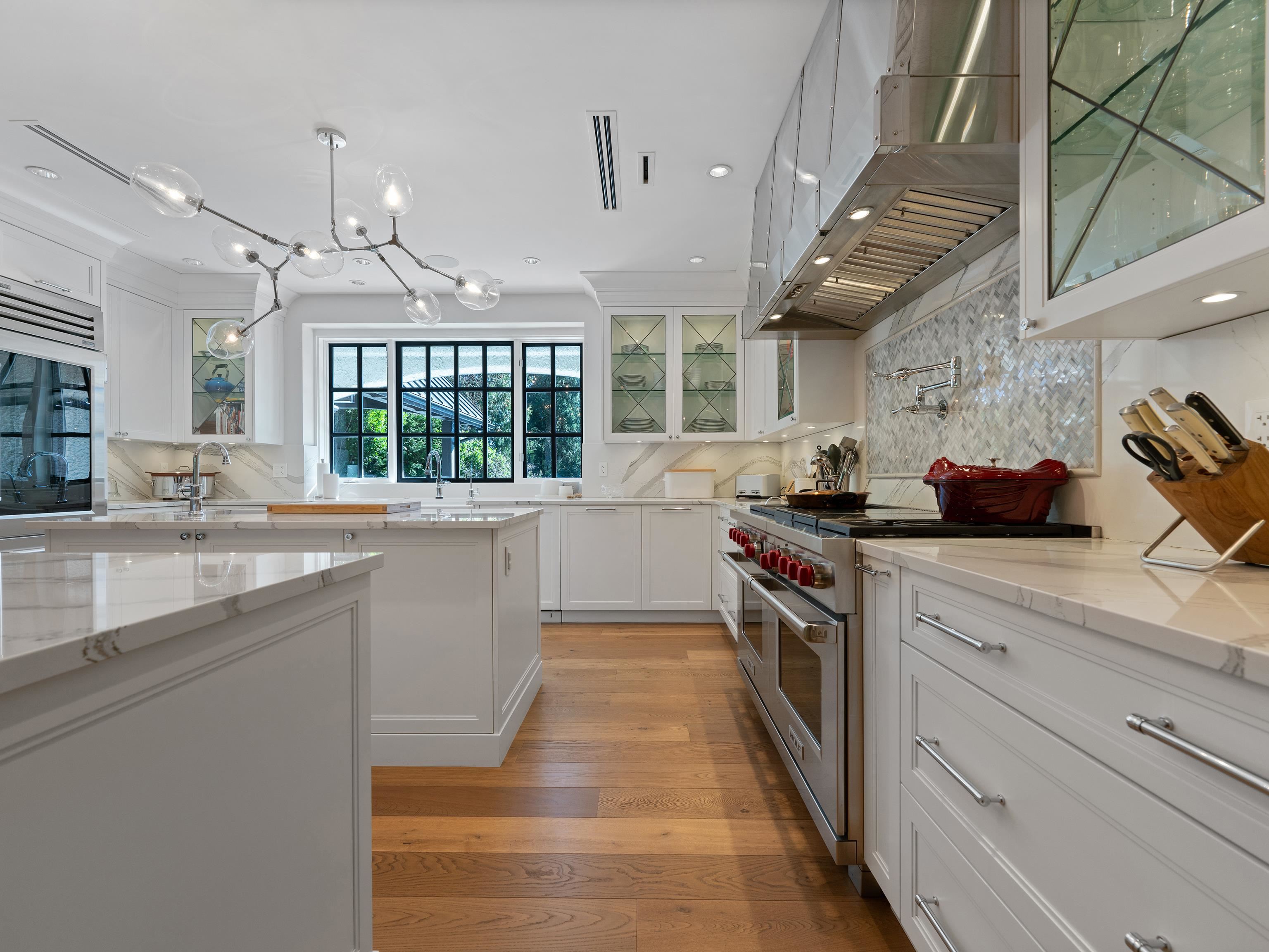 Listing image of 2985 ALTAMONT CRESCENT