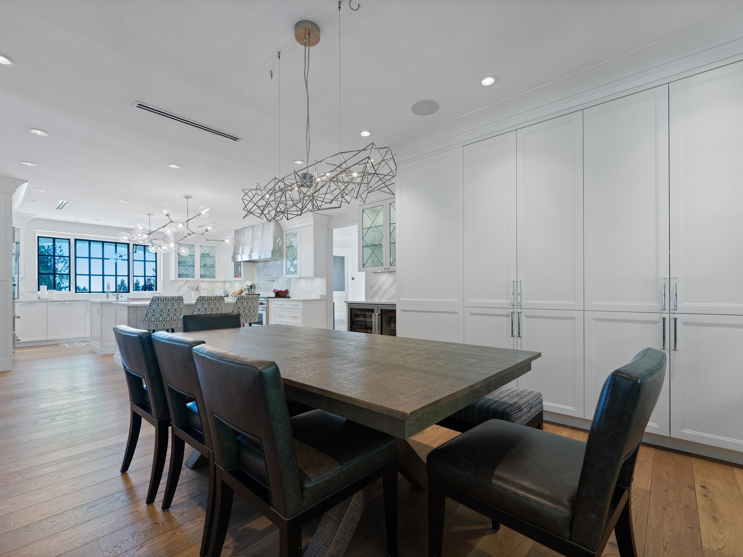 Listing image of 2985 ALTAMONT CRESCENT