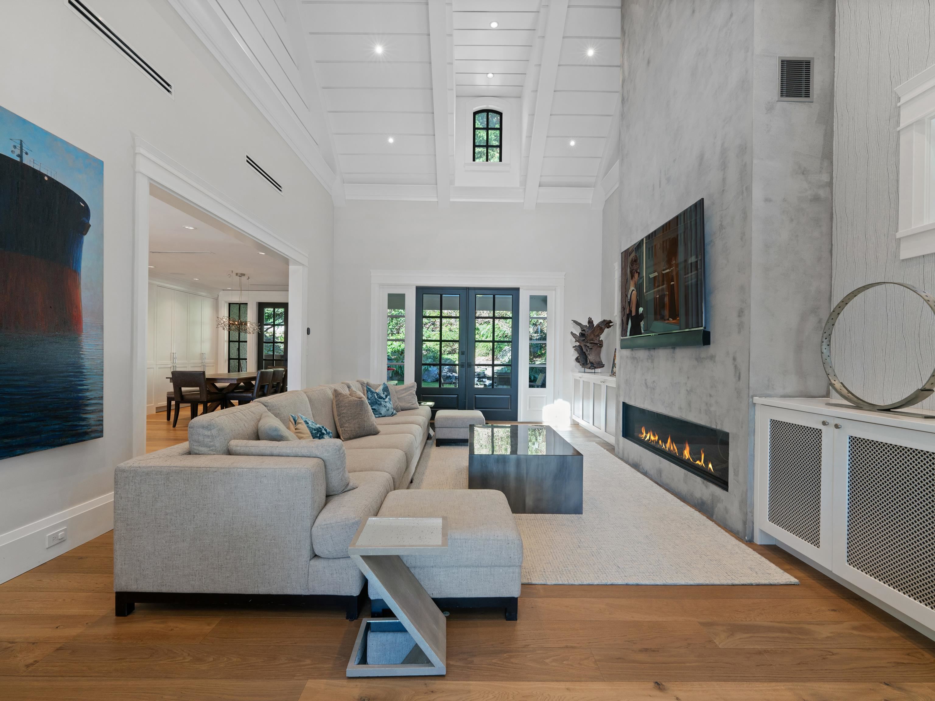 Listing image of 2985 ALTAMONT CRESCENT