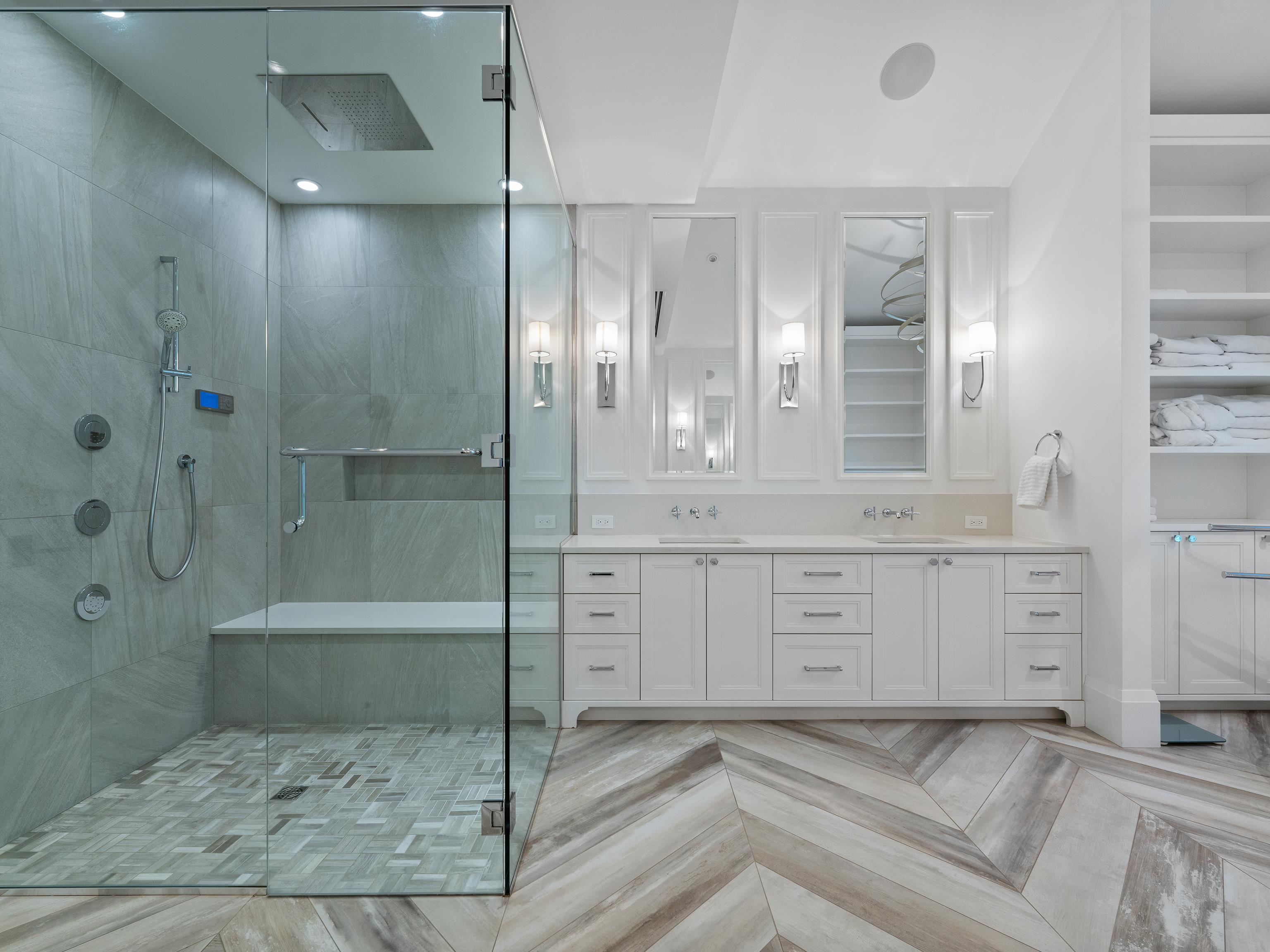 Listing image of 2985 ALTAMONT CRESCENT