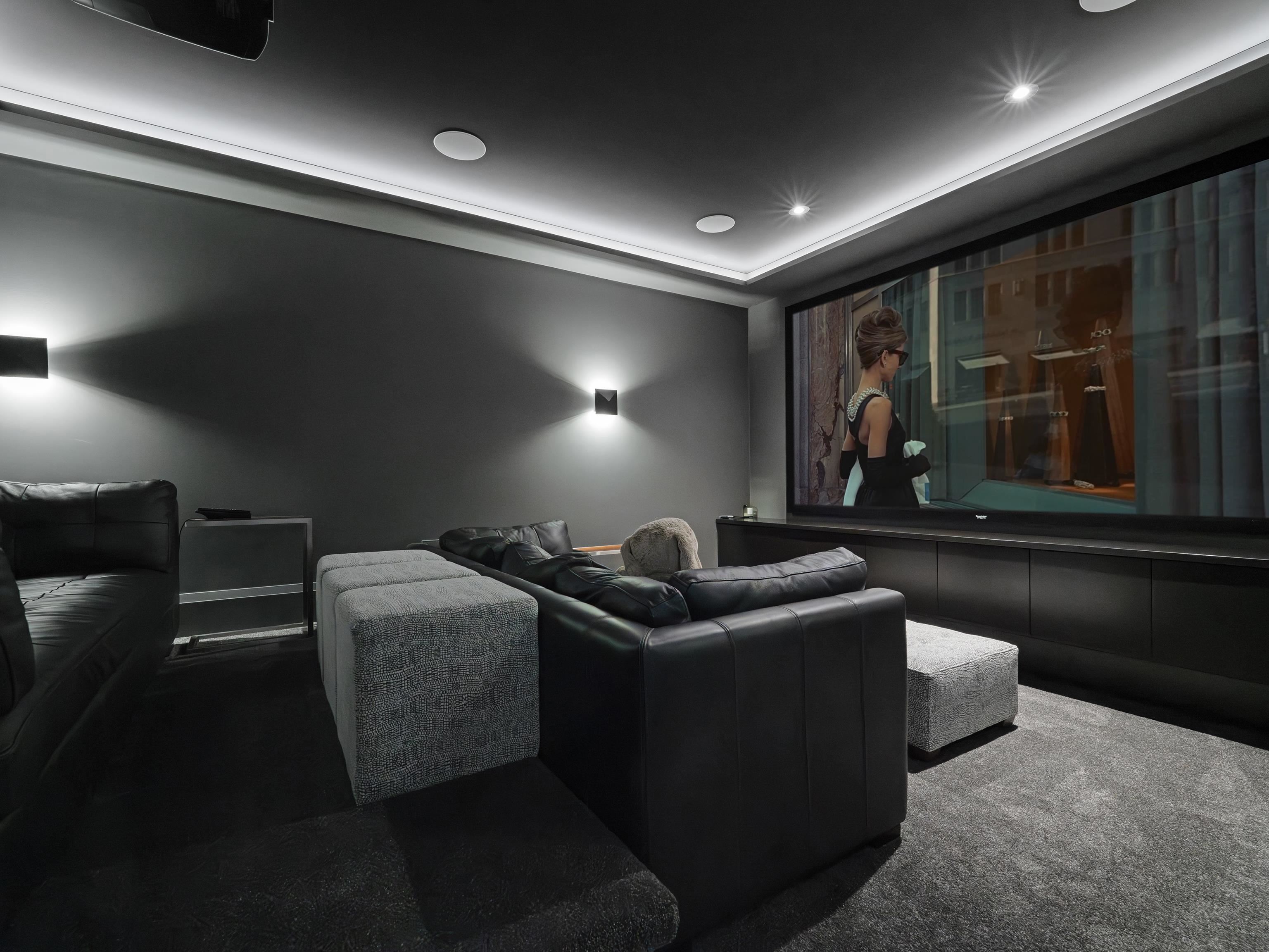 Listing image of 2985 ALTAMONT CRESCENT