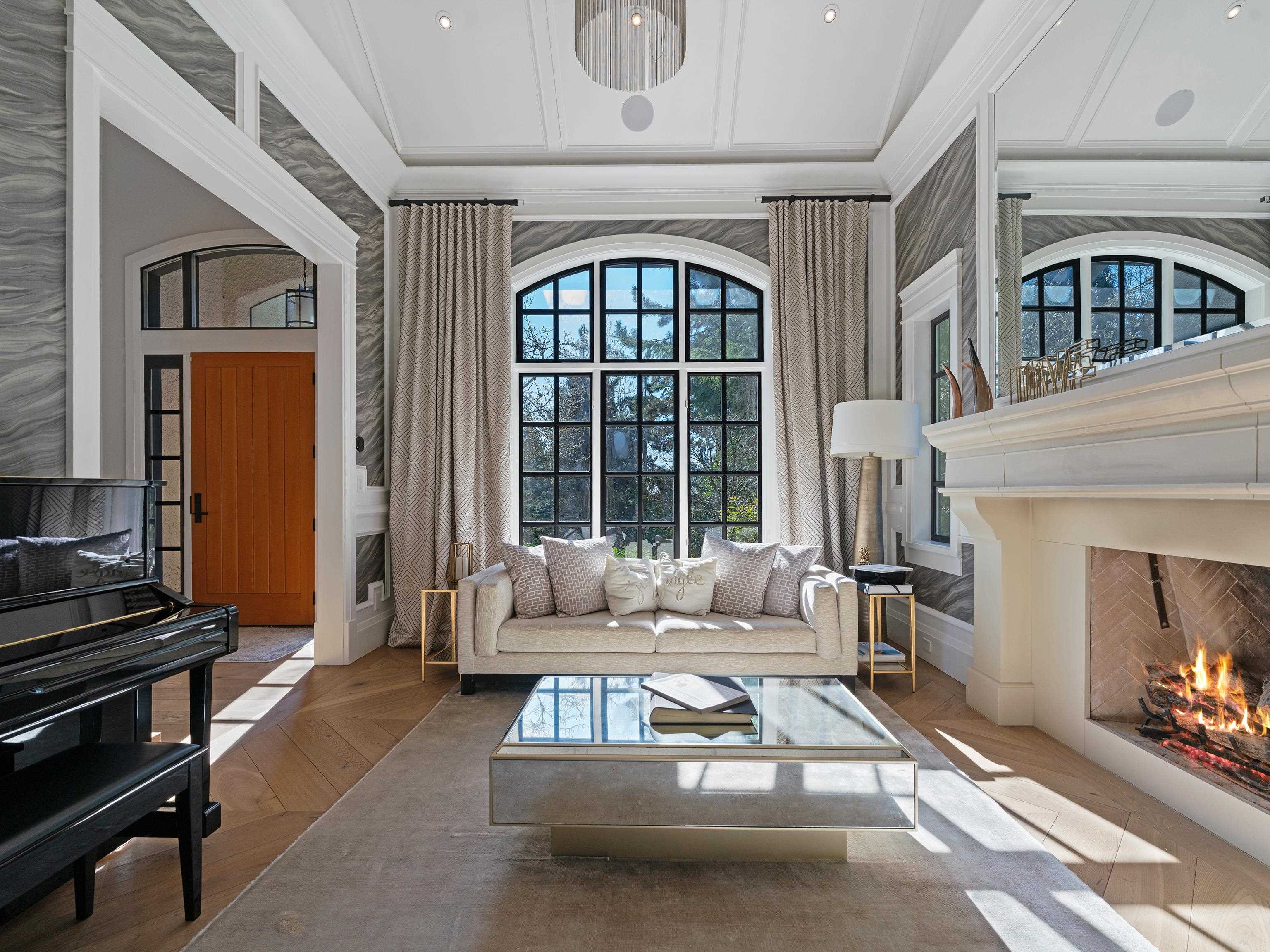 Listing image of 2985 ALTAMONT CRESCENT