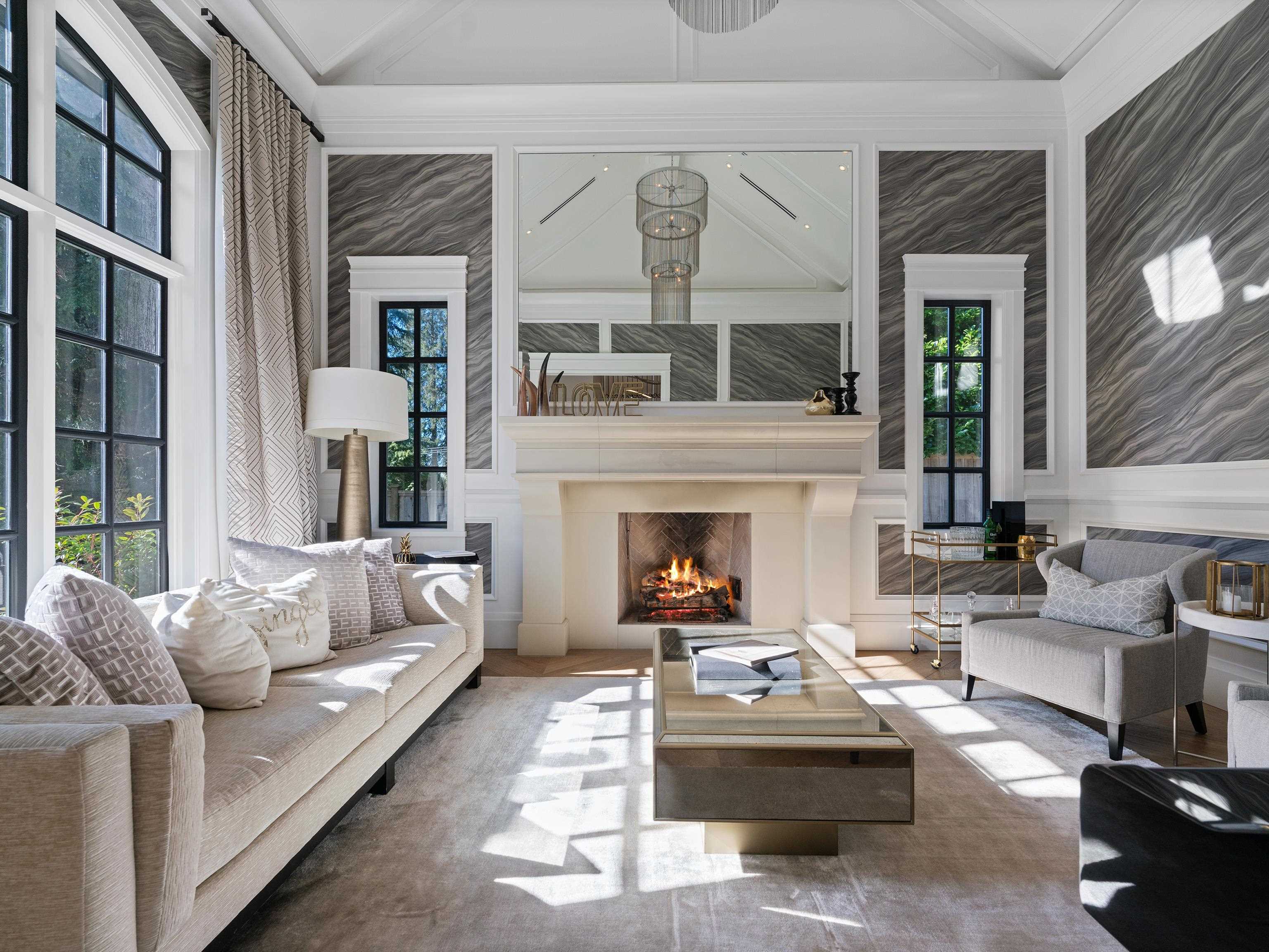 Listing image of 2985 ALTAMONT CRESCENT