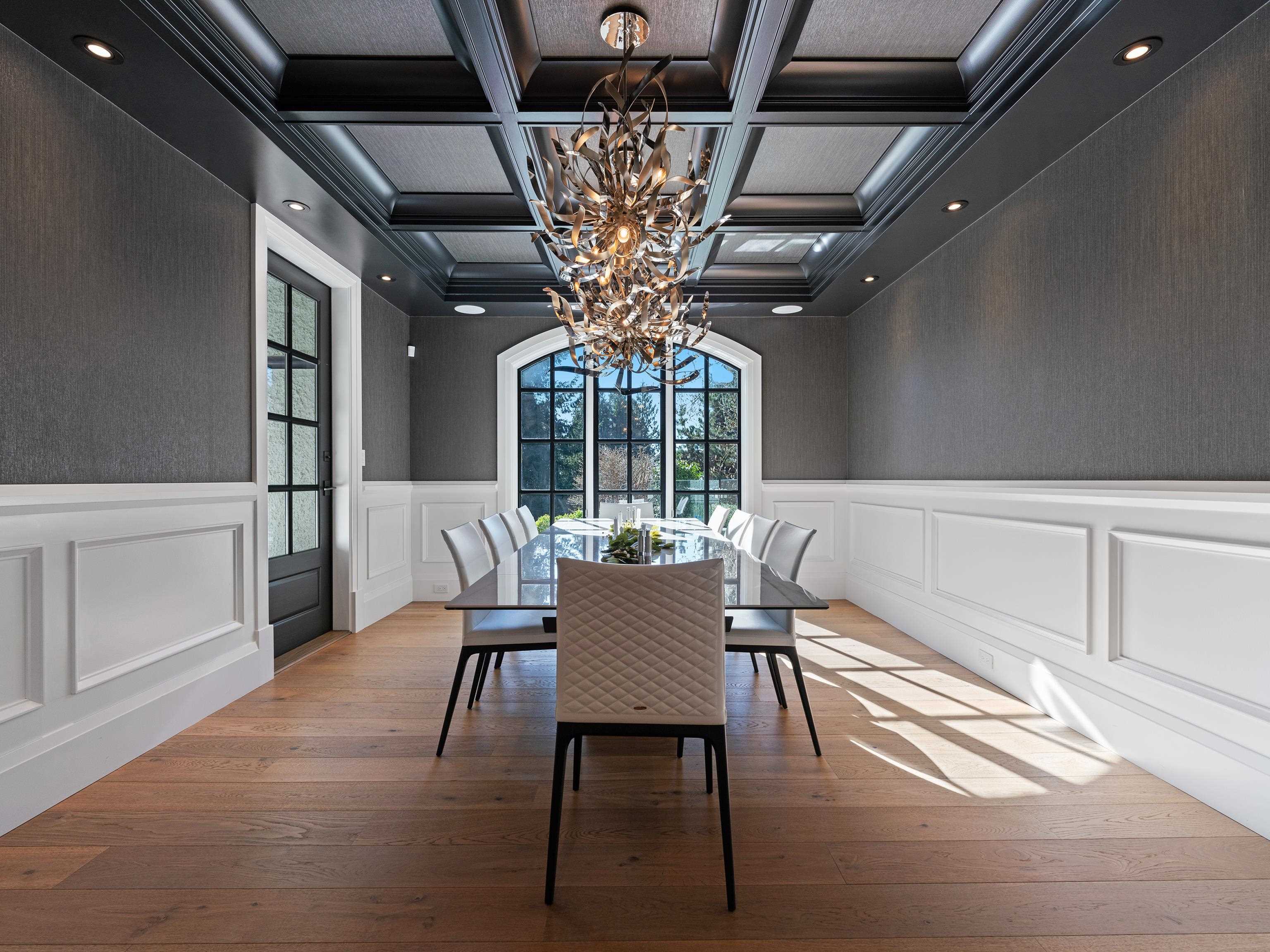 Listing image of 2985 ALTAMONT CRESCENT