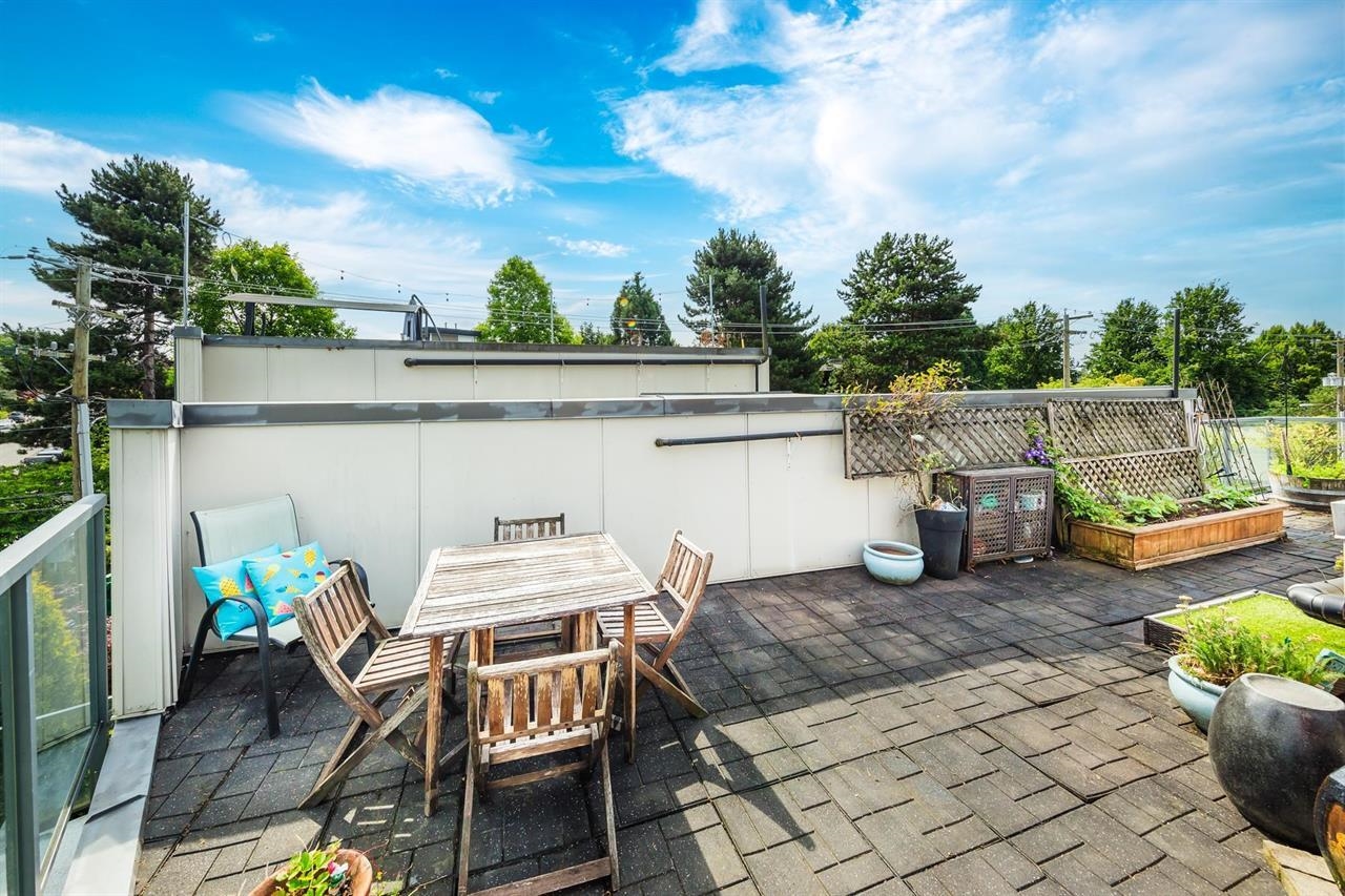 Listing image of 2128 ETON STREET